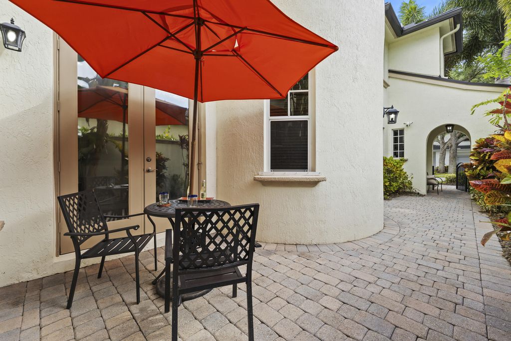 Photo of 834 Madison Court, Palm Beach Gardens, FL 33410 (MLS # B26023758)
