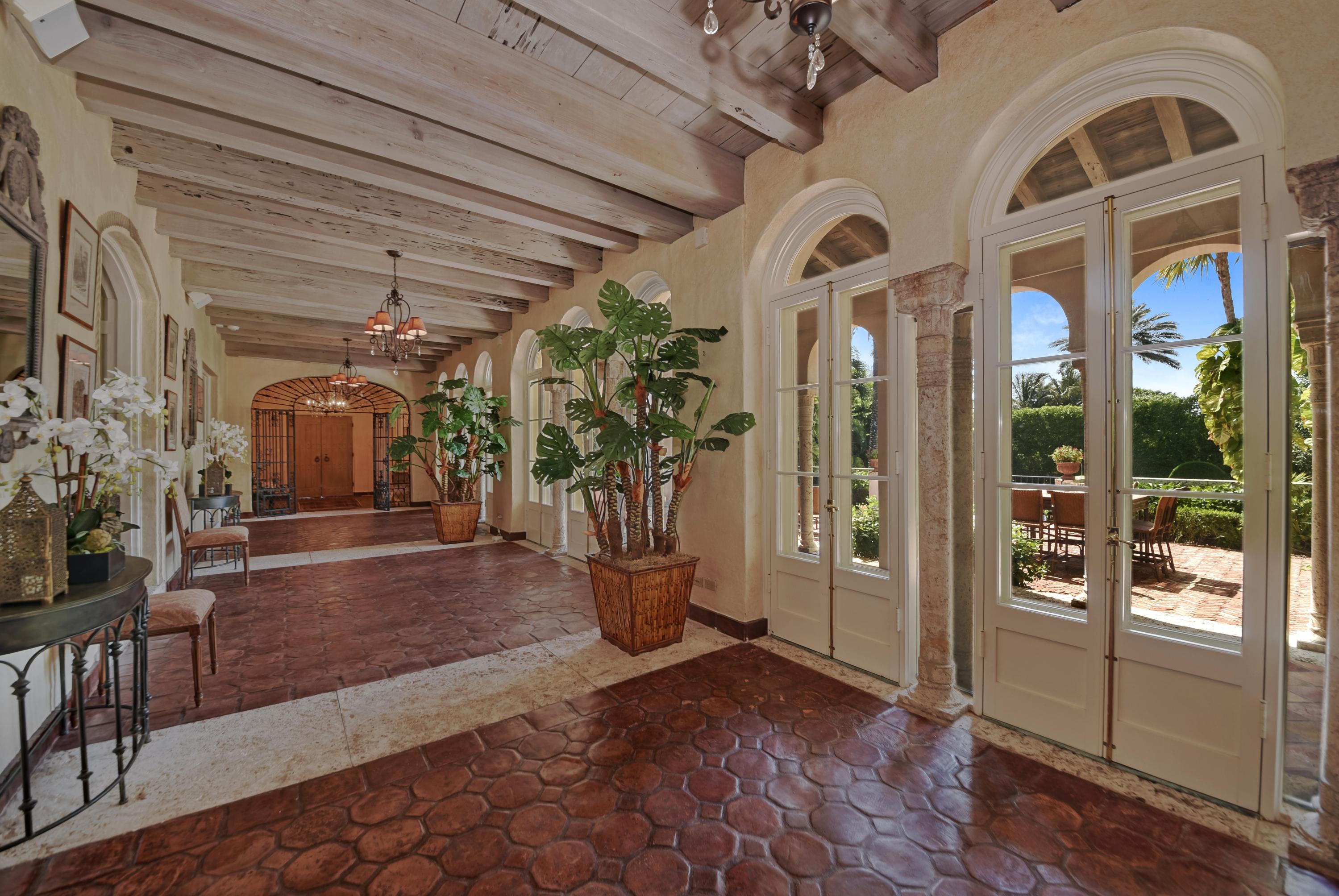 EAST SHORE - Residential