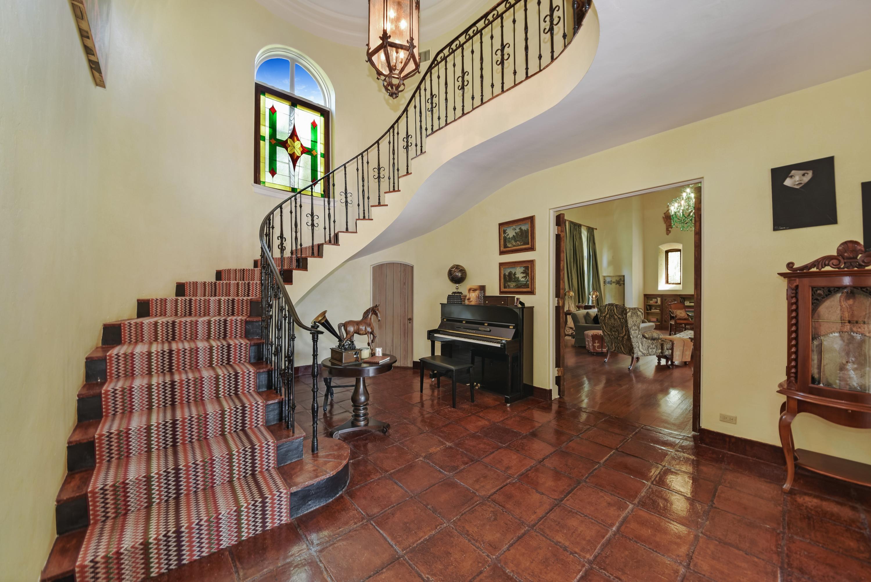 EAST SHORE - Residential