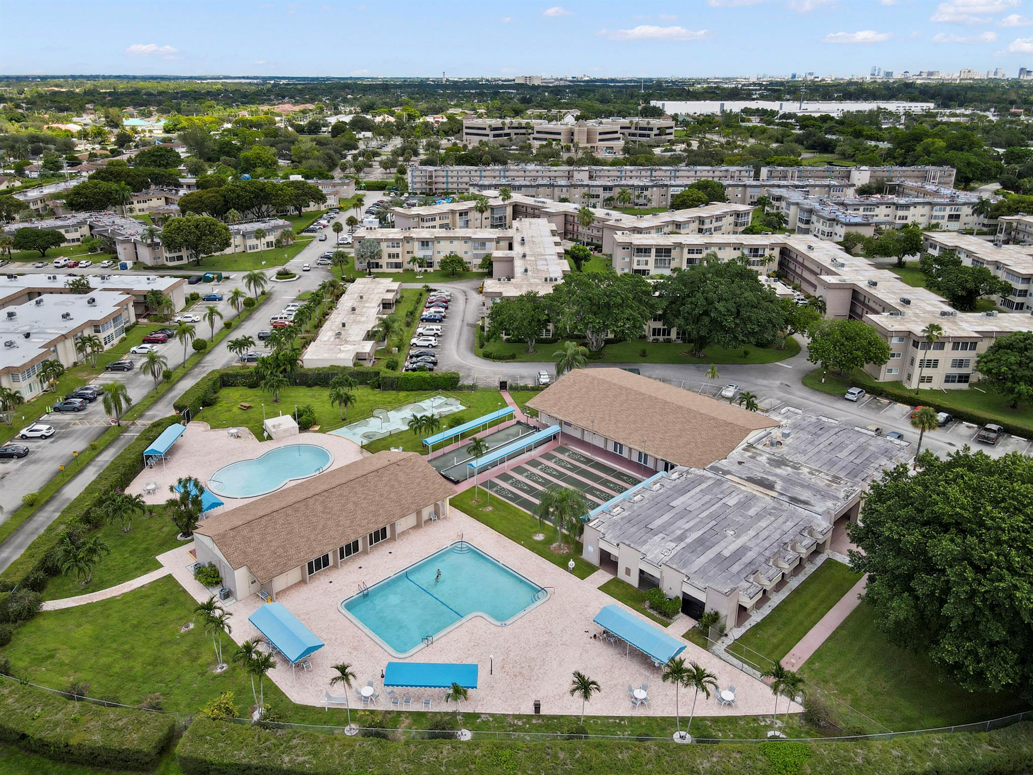 LAKESIDE VILLAGE COND NO - Residential