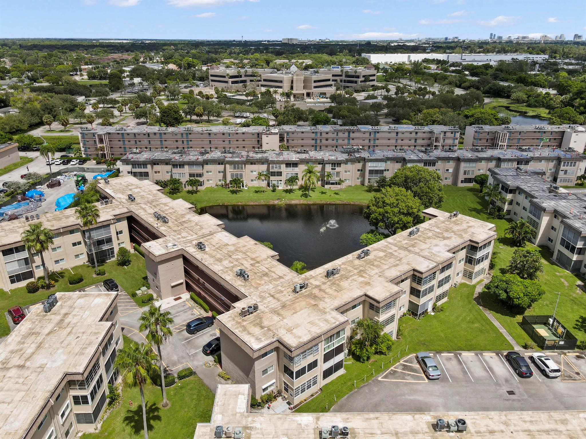 LAKESIDE VILLAGE COND NO - Residential