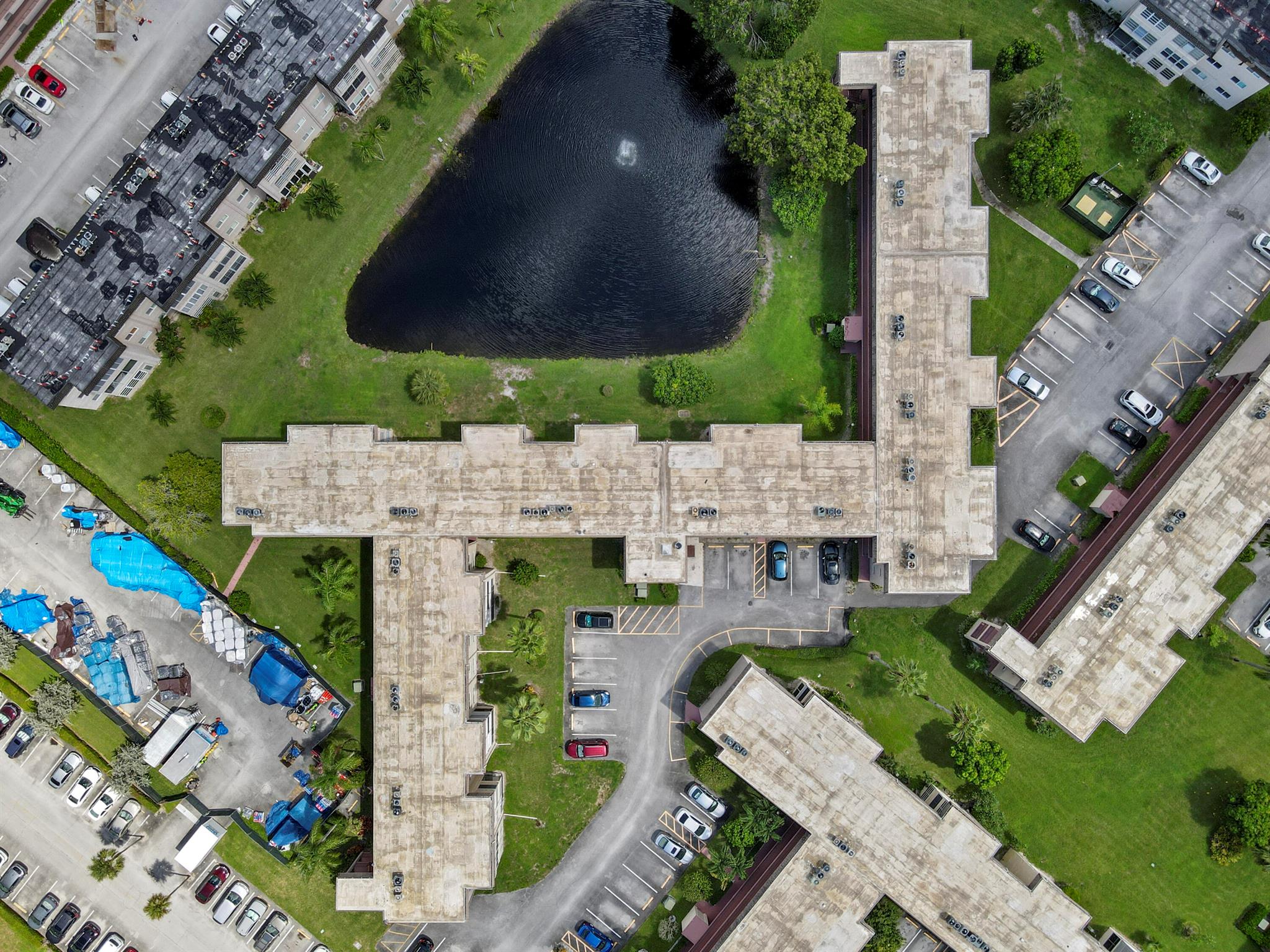 LAKESIDE VILLAGE COND NO - Residential