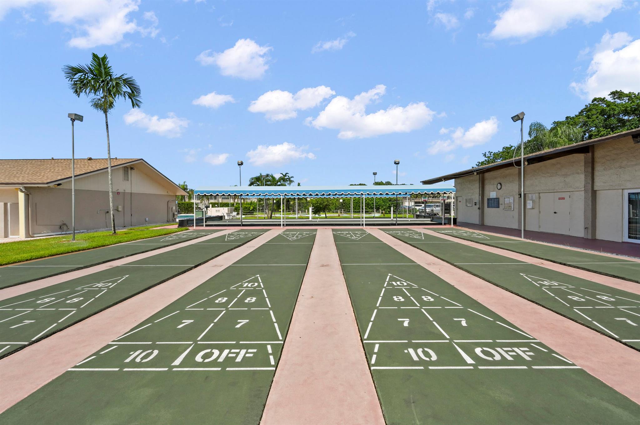 LAKESIDE VILLAGE COND NO - Residential