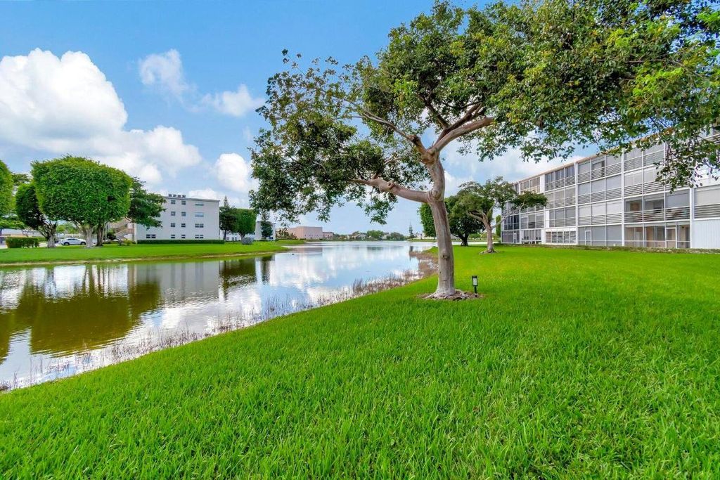 Photo of 1029 Cornwall #B, Boca Raton, FL 33434 (MLS # R10991011)