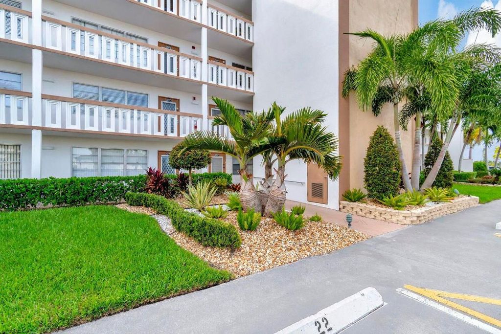 Photo of 1029 Cornwall #B, Boca Raton, FL 33434 (MLS # R10991011)