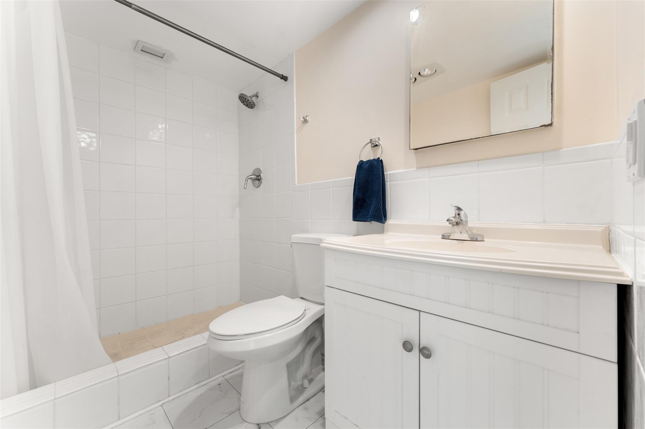 No 16 Palm-Aire Country C - Residential Lease