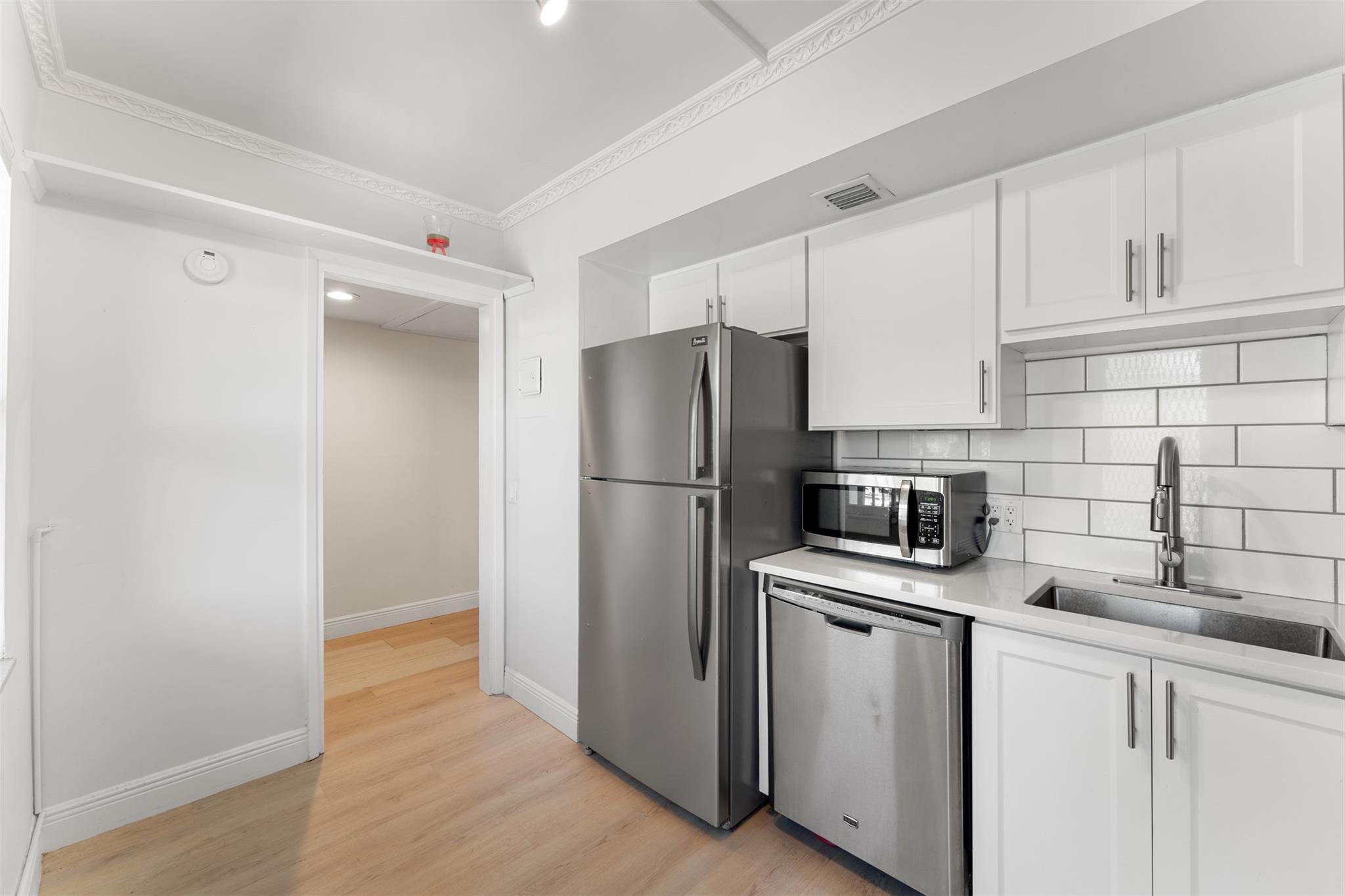 No 16 Palm-Aire Country C - Residential Lease