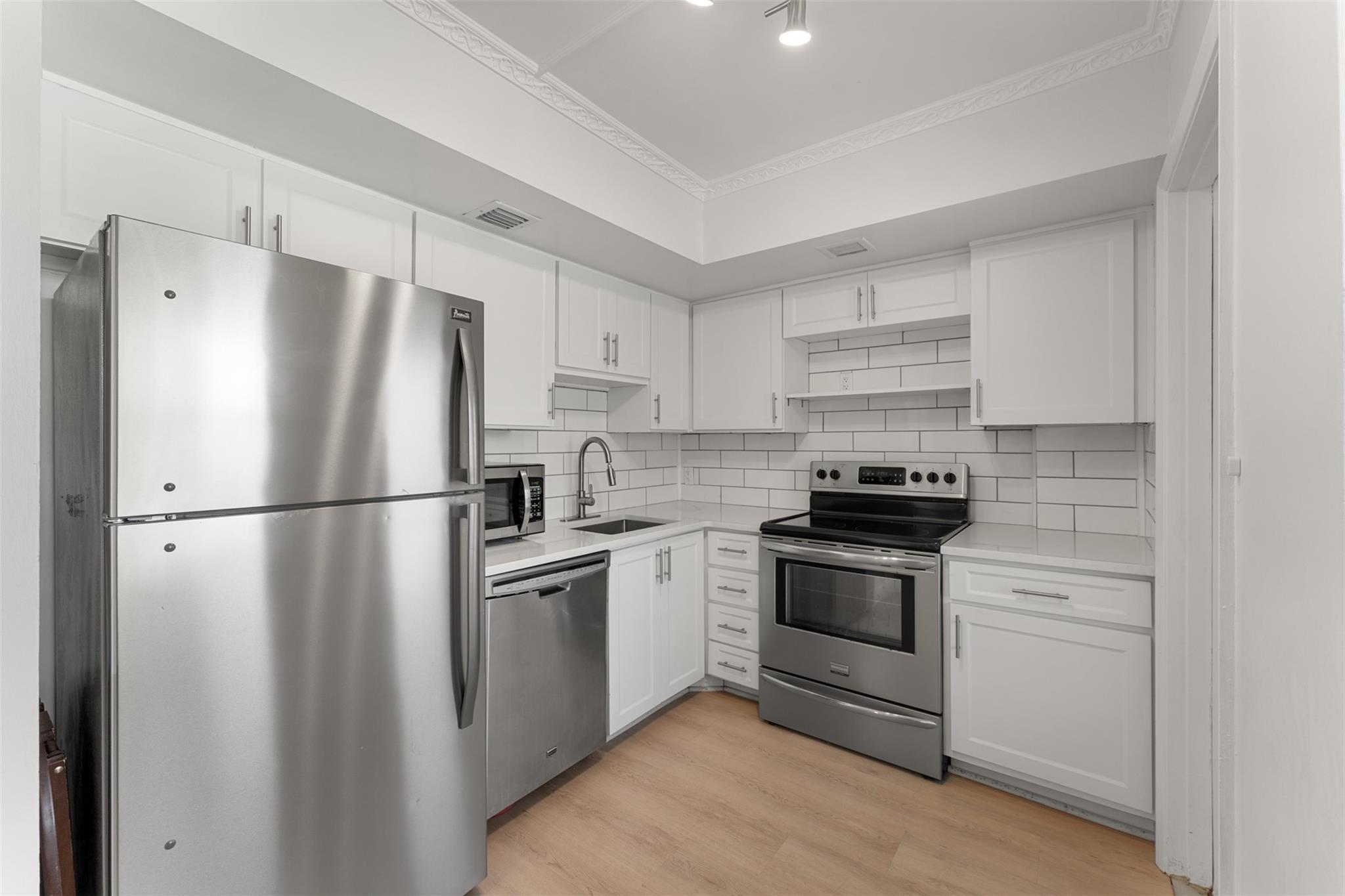 No 16 Palm-Aire Country C - Residential Lease