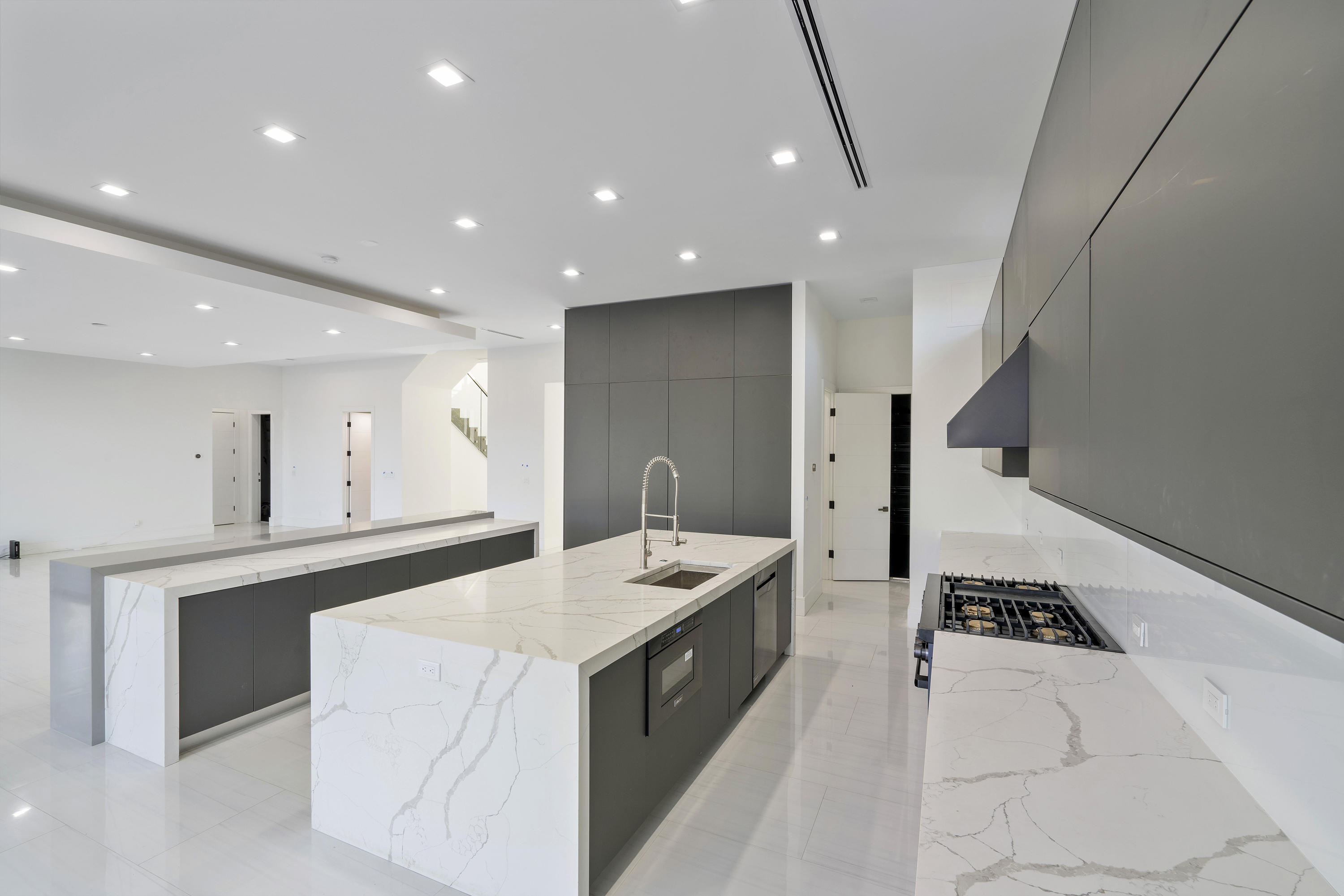 BOCA HARBOUR 5TH SEC - Residential