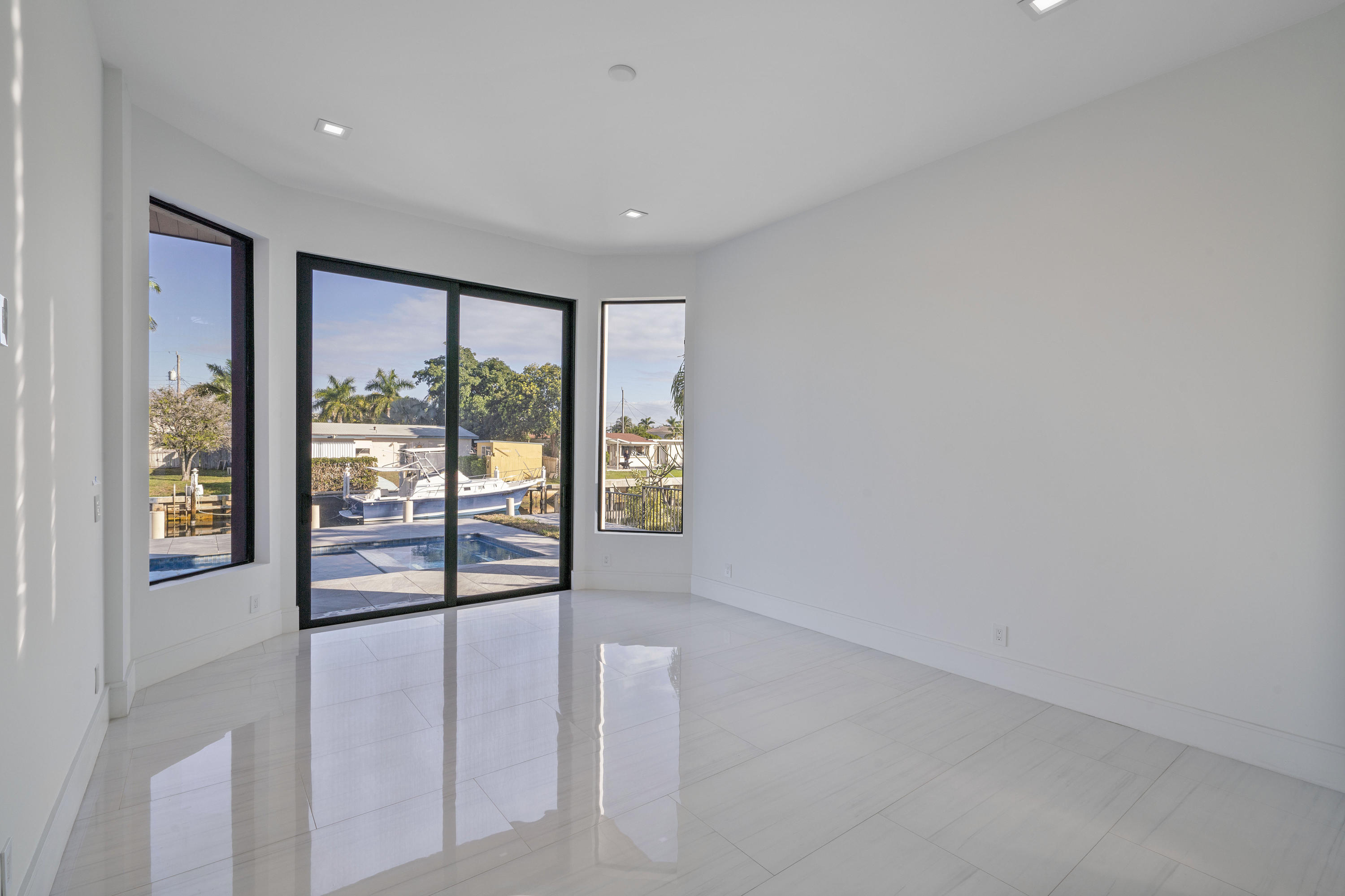 BOCA HARBOUR 5TH SEC - Residential