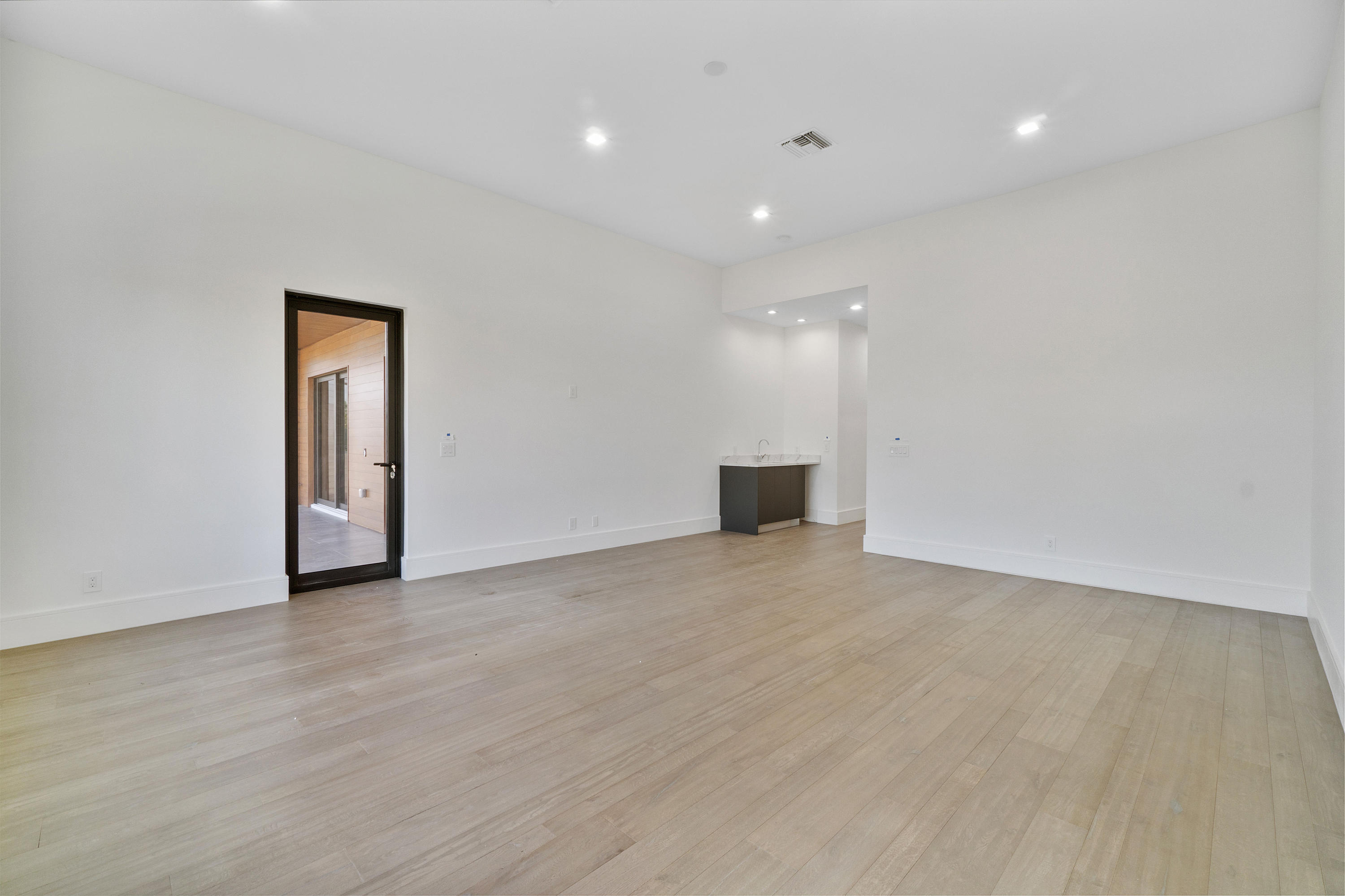 BOCA HARBOUR 5TH SEC - Residential