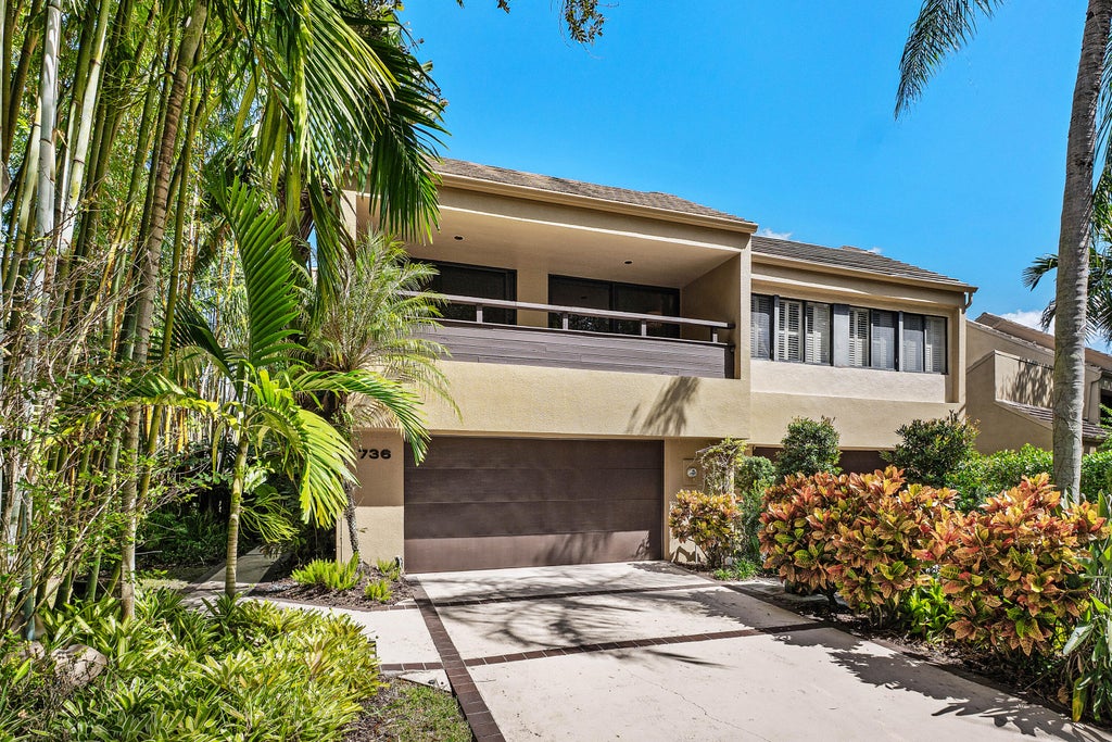 Photo of 736 St Albans Drive, Boca Raton, FL 33486 (MLS # B26090389)