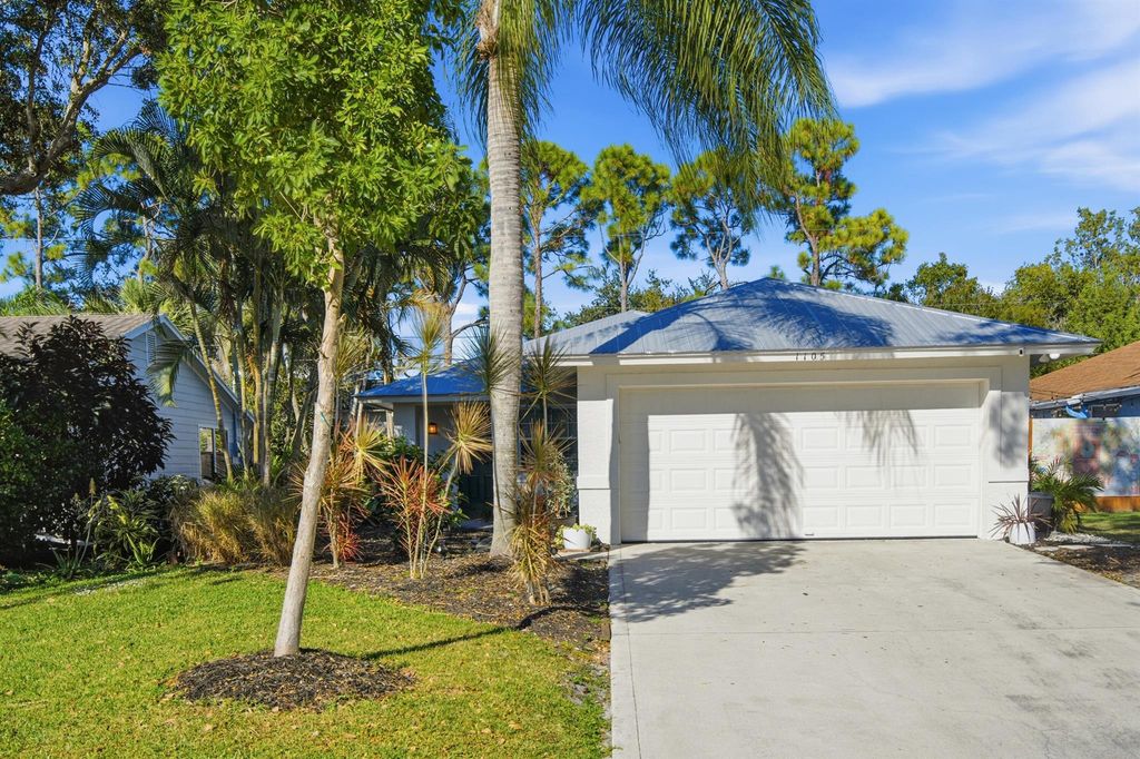 Photo of 1105 Cherokee Street, Jupiter, FL 33458 (MLS # R11150533)