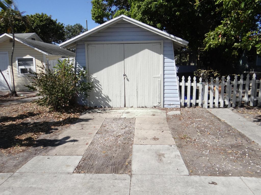 Photo of 611 N E Street, Lake Worth Beach, FL 33460 (MLS # R11165273)