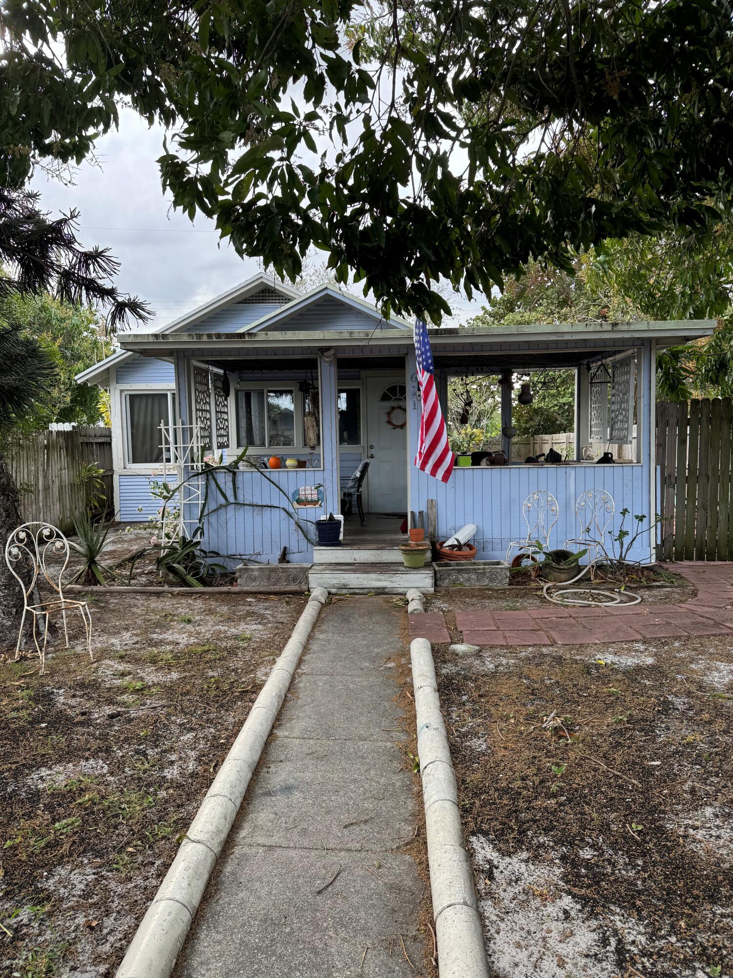 LAKE WORTH TOWN OF - Residential