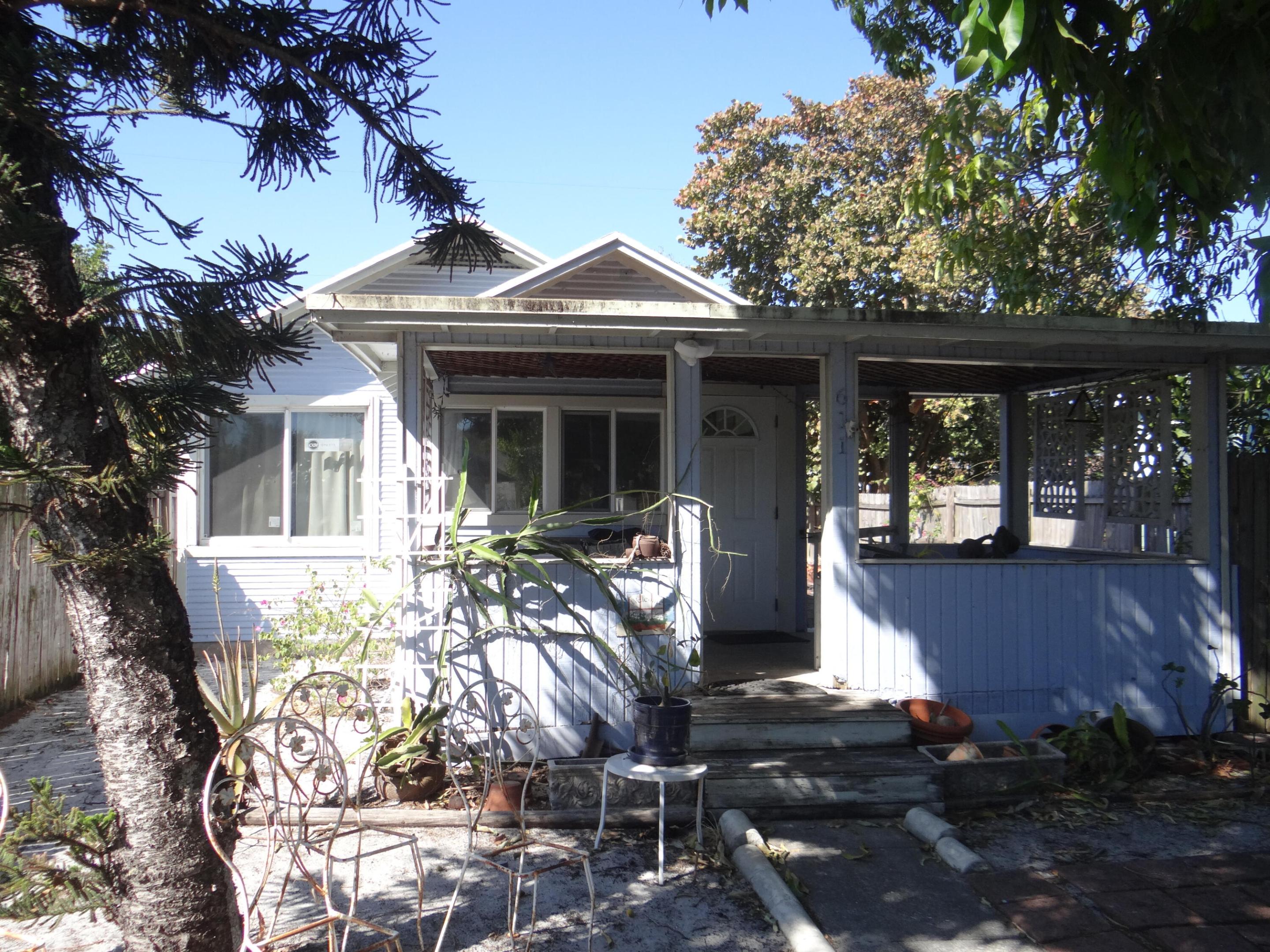 LAKE WORTH TOWN OF - Residential