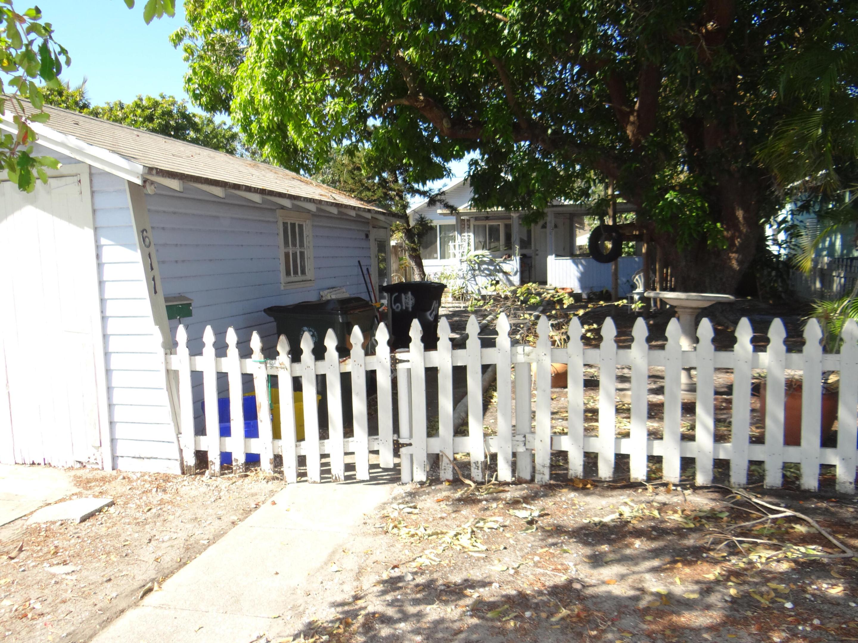 LAKE WORTH TOWN OF - Residential