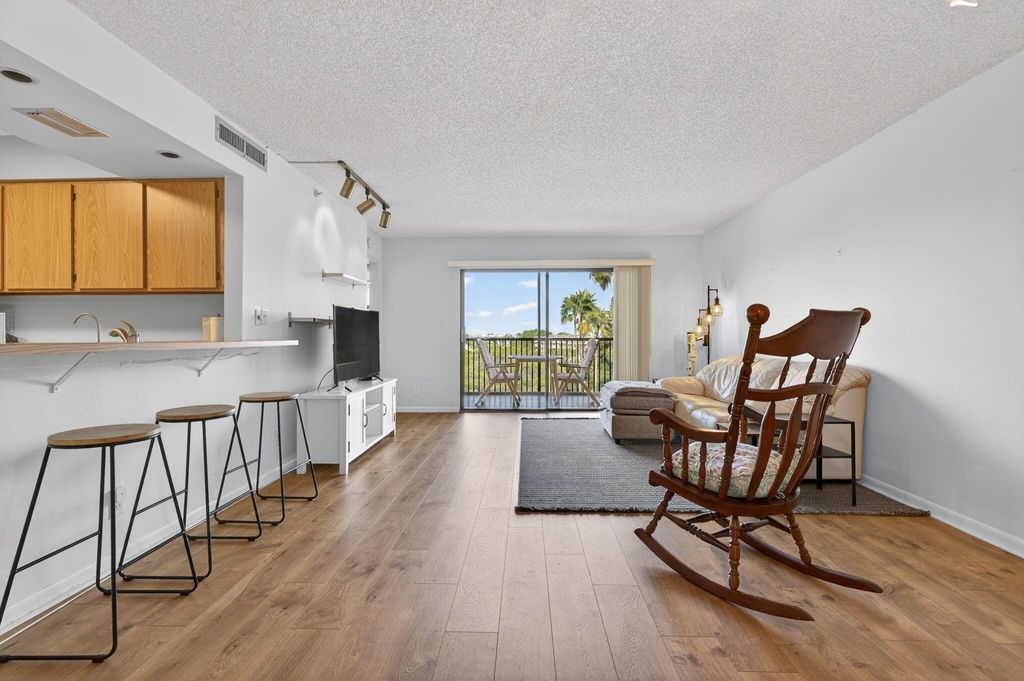 Photo of 2205 S Cypress Bend Dr #604, Pompano Beach, FL 33069 (MLS # F10539037)