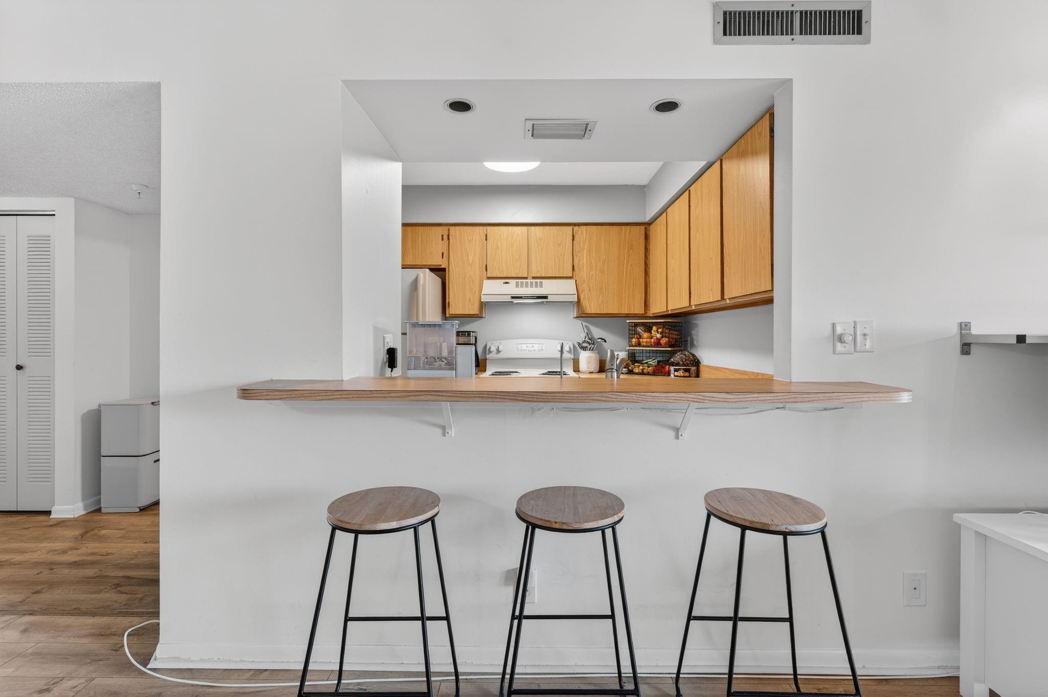 2205 S Cypress Bend Dr 604