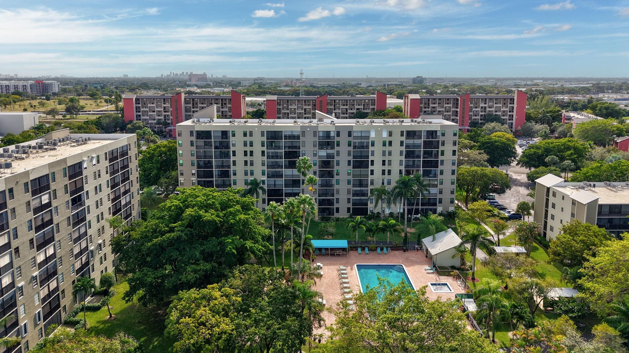 Cypress Bend Le Club - Residential