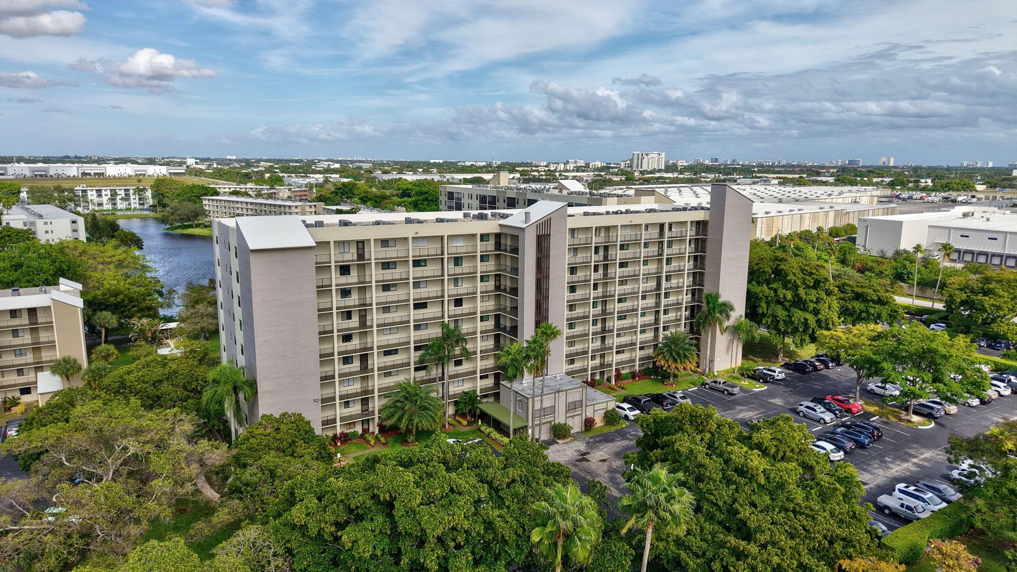 Cypress Bend Le Club - Residential