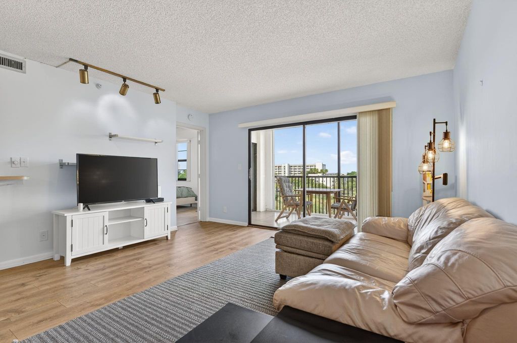 Photo of 2205 S Cypress Bend Dr #604, Pompano Beach, FL 33069 (MLS # F10539037)