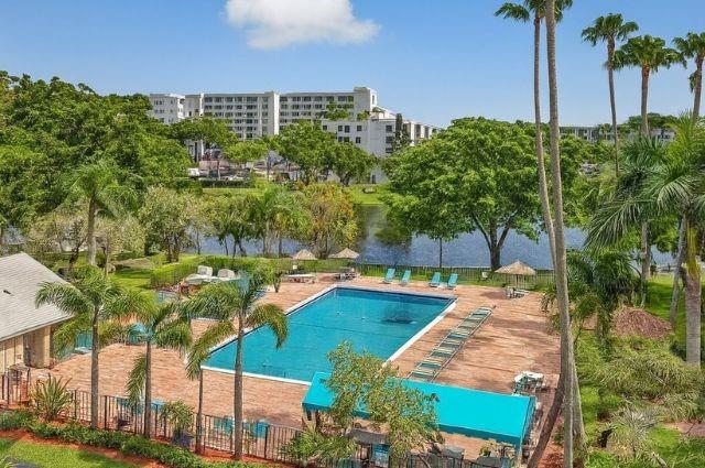 Cypress Bend Le Club - Residential