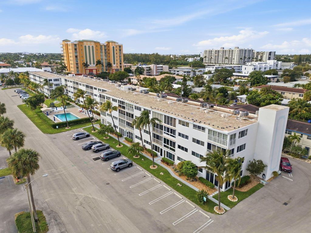 Photo of 3221 NE 8th Street #F305, Pompano Beach, FL 33062 (MLS # B26027189)