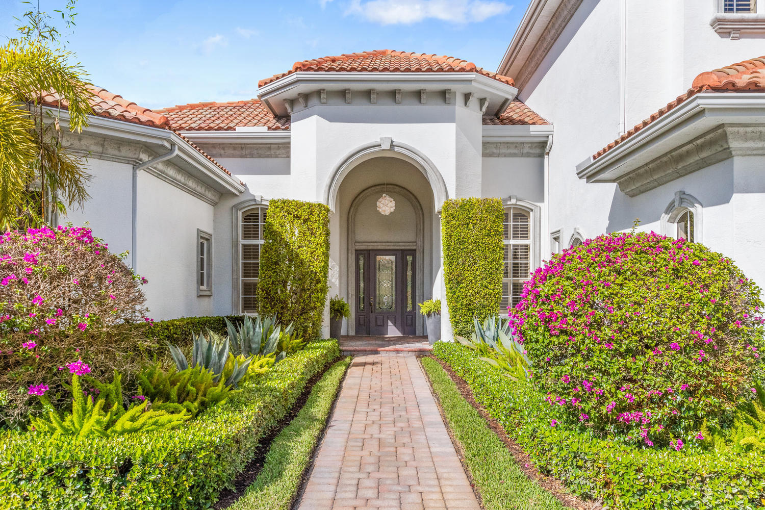 SADDLE TRAIL PARK OF WELLINGTON - Residential