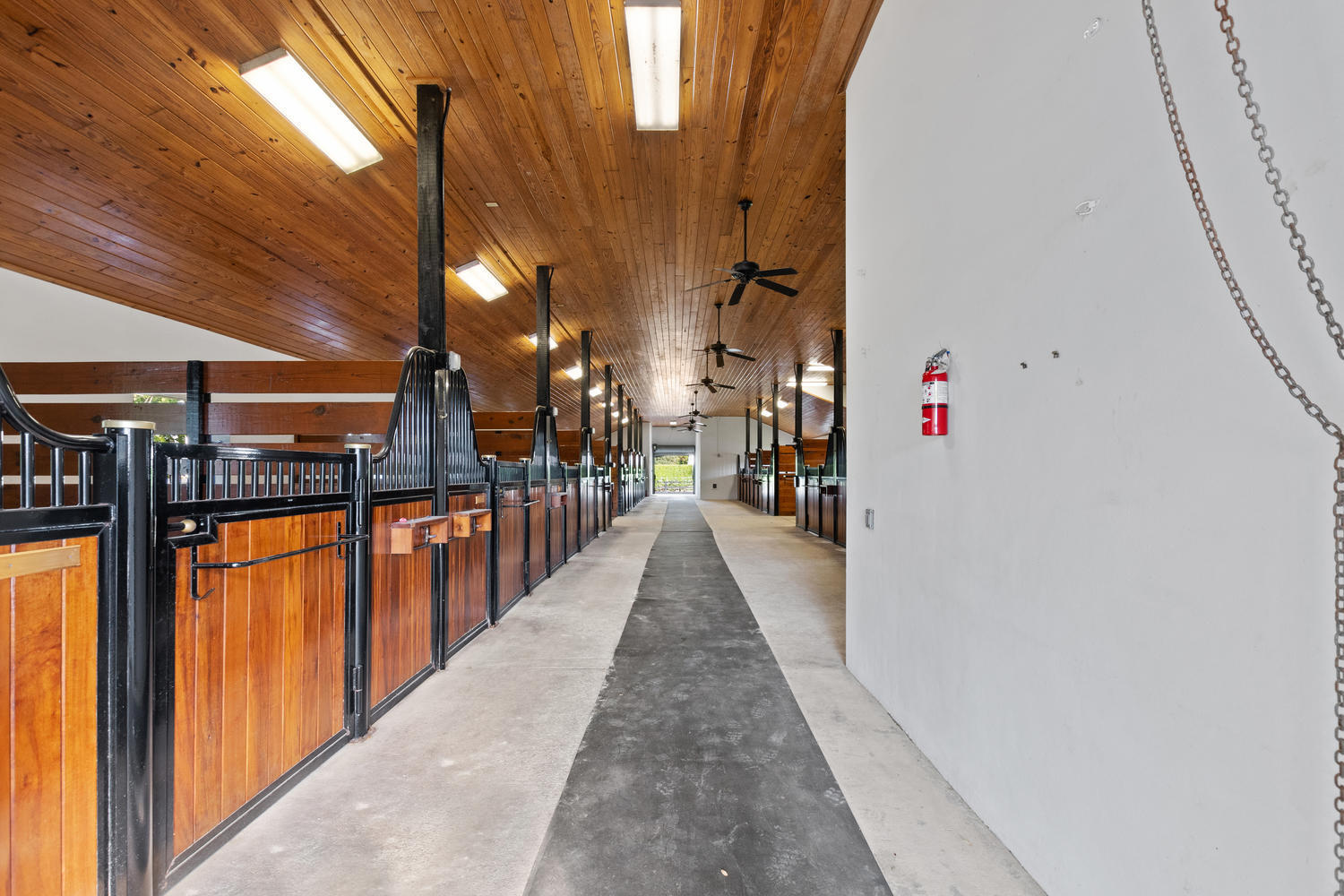 SADDLE TRAIL PARK OF WELLINGTON - Residential