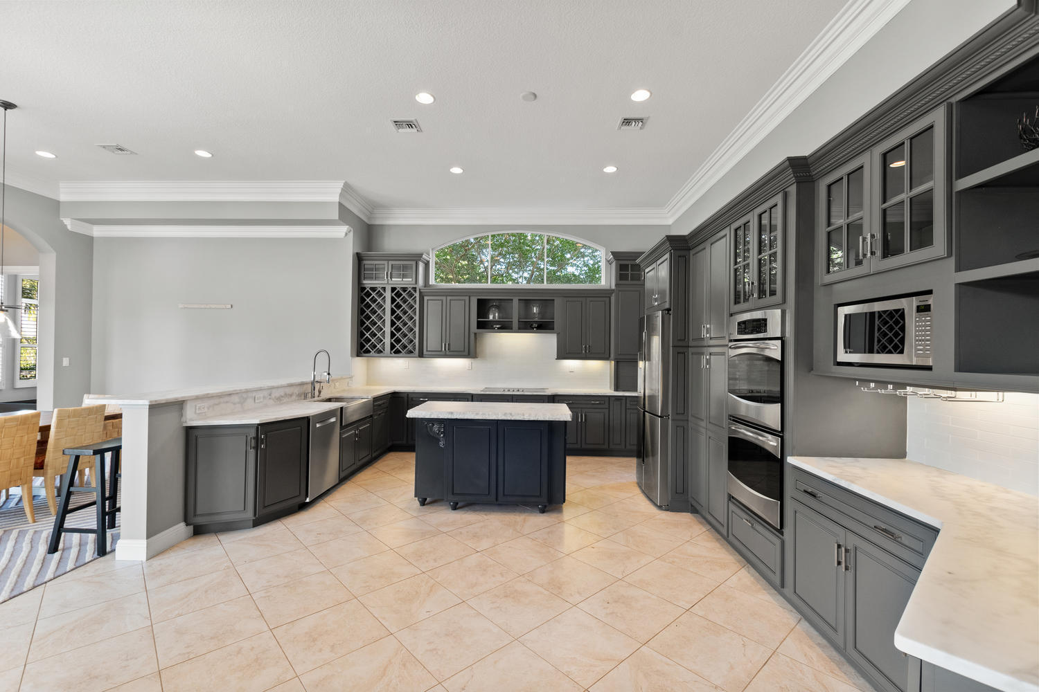 SADDLE TRAIL PARK OF WELLINGTON - Residential