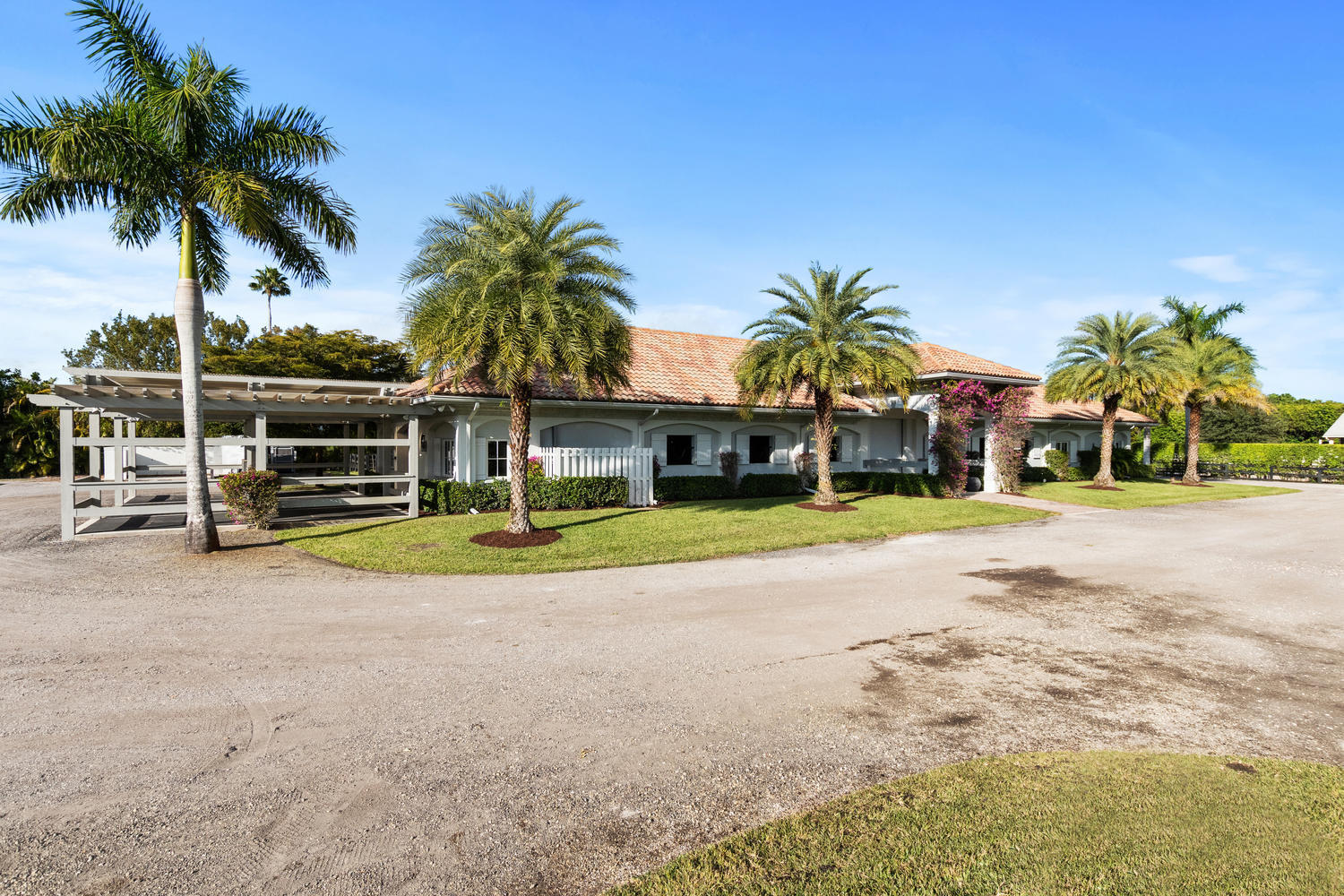 SADDLE TRAIL PARK OF WELLINGTON - Residential