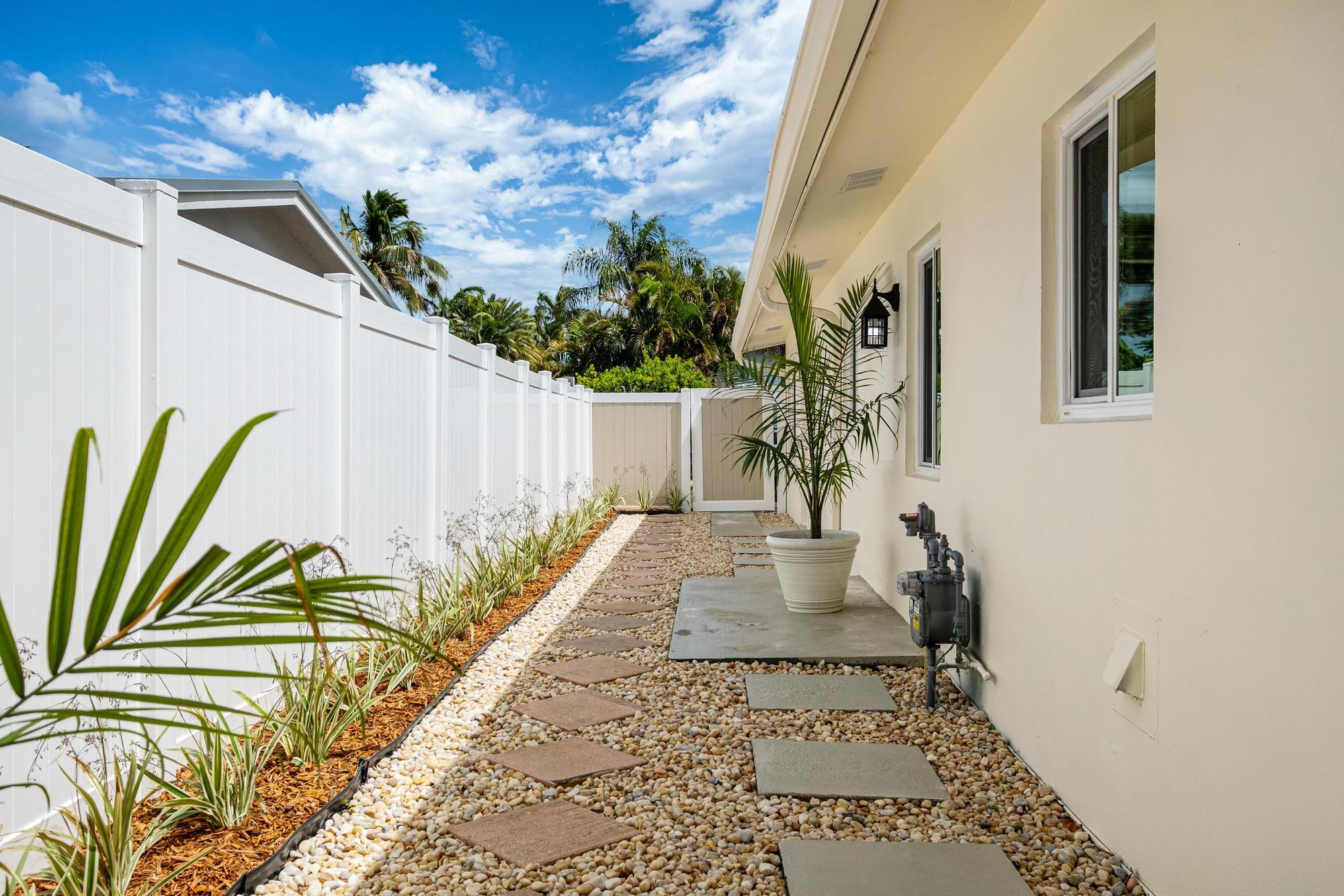CALIBAN - Residential Lease