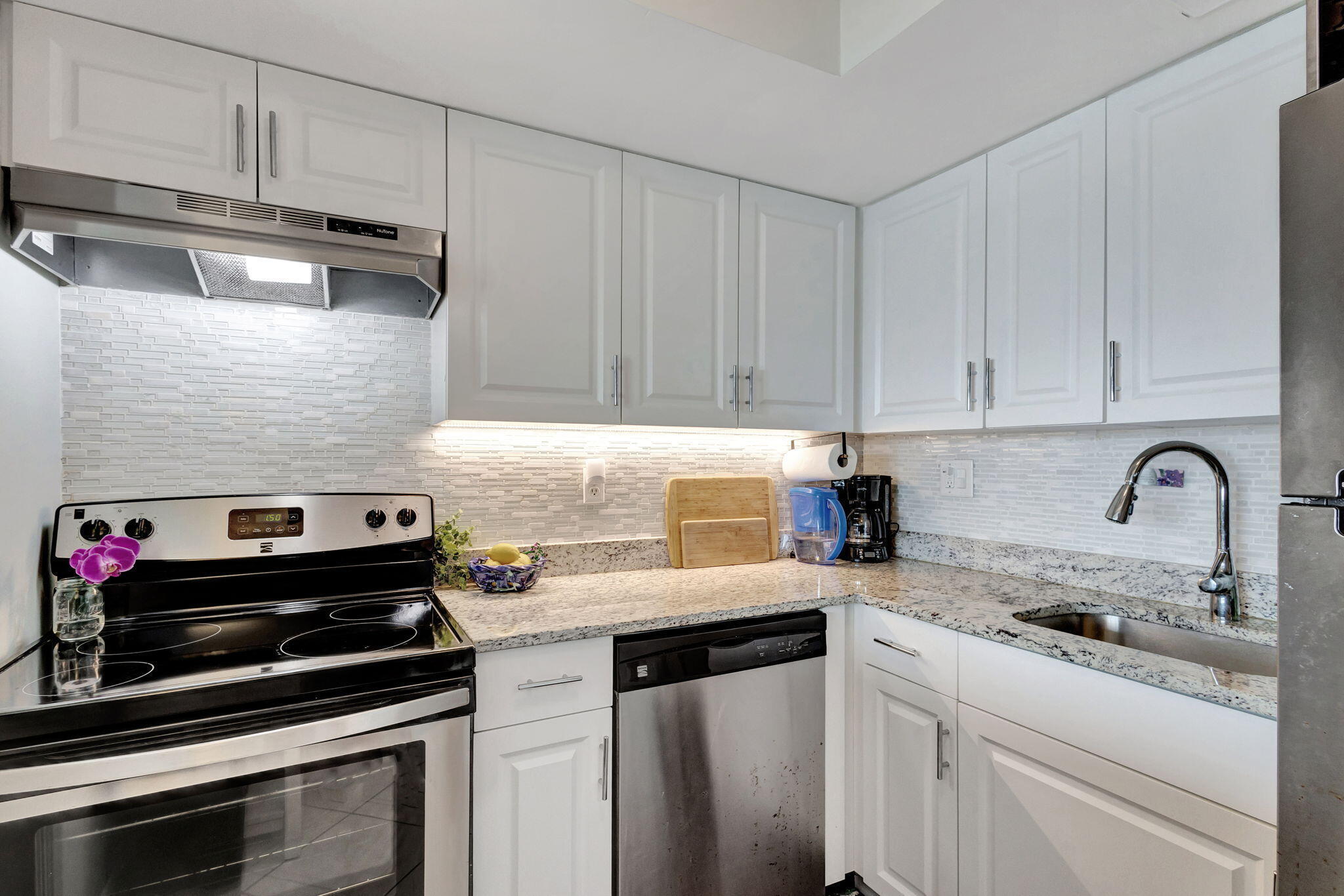 WILSHIRE NORTH CONDOS - Residential