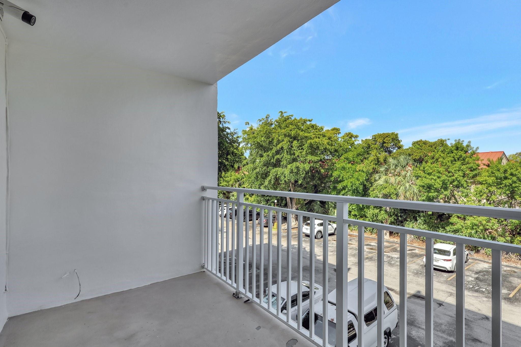 Coral Gate East Condo - Residential
