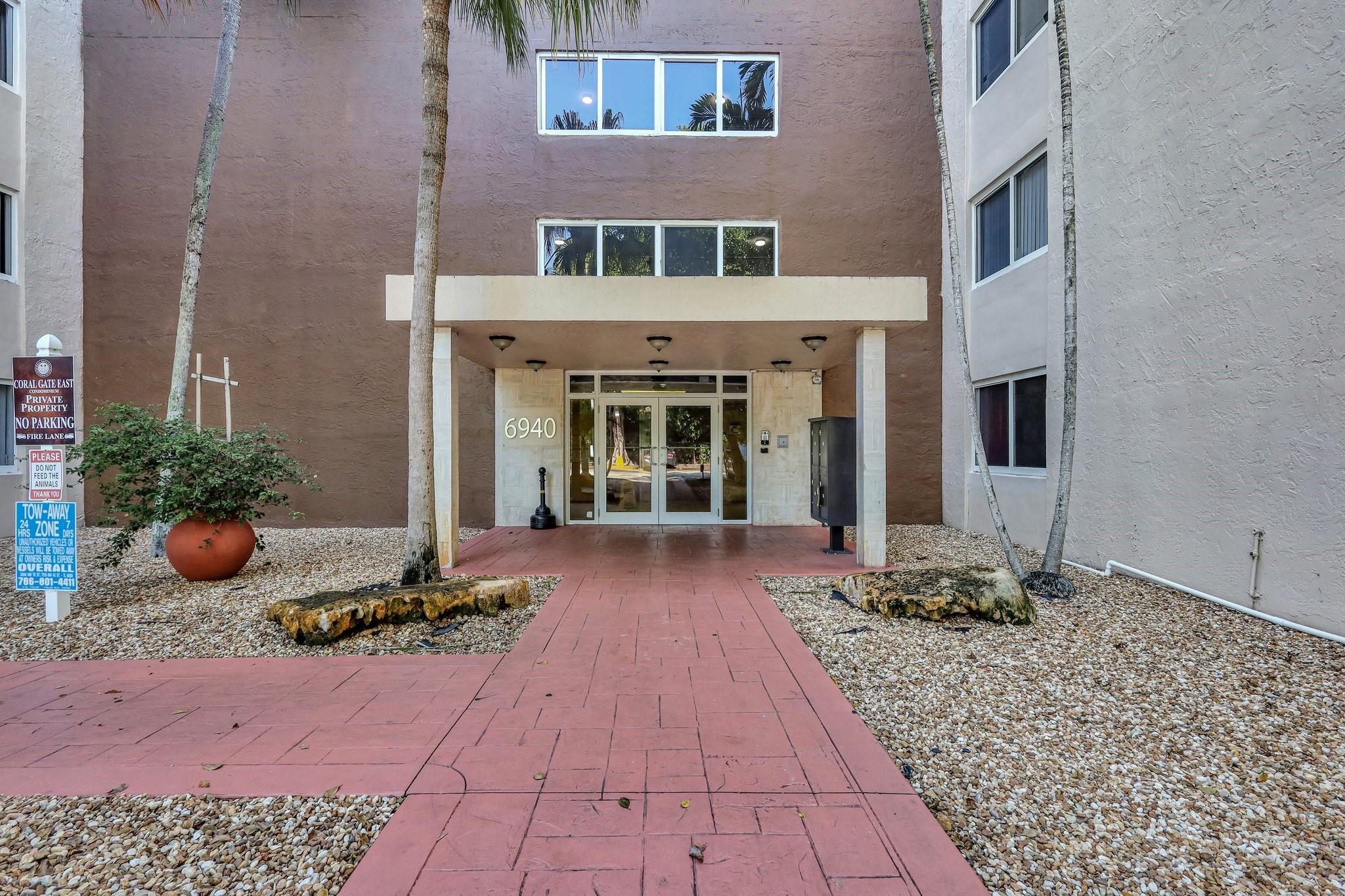 Coral Gate East Condo - Residential