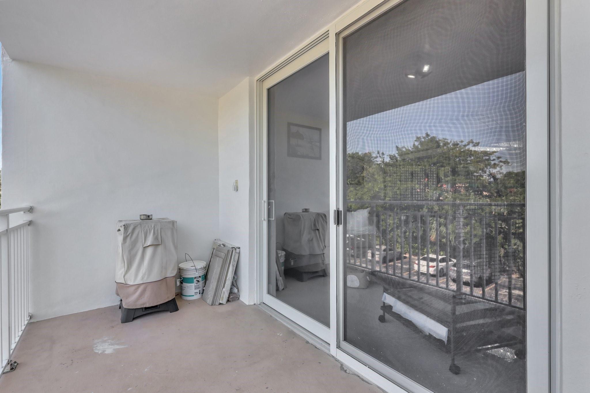 Coral Gate East Condo - Residential