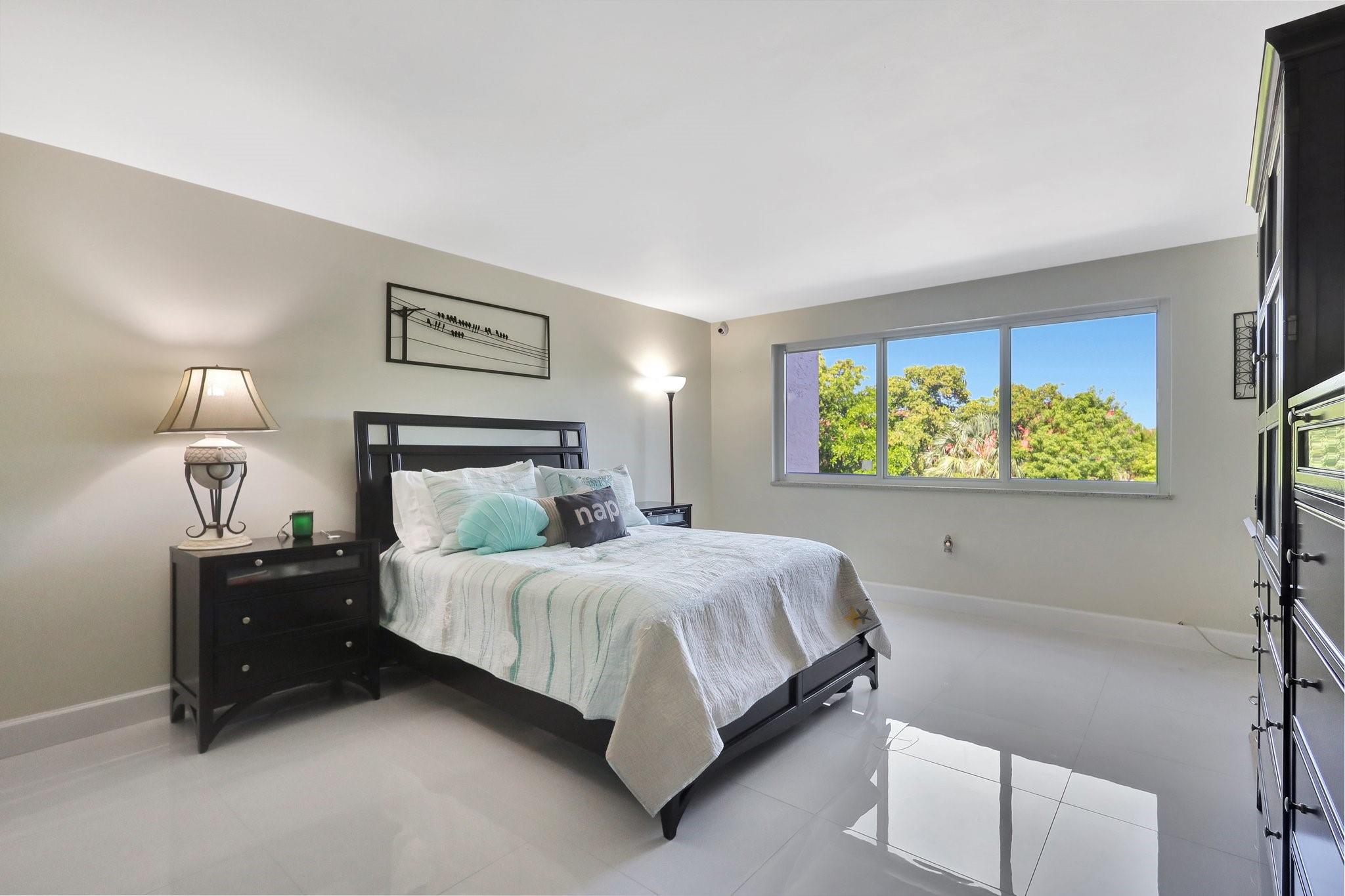 Coral Gate East Condo - Residential