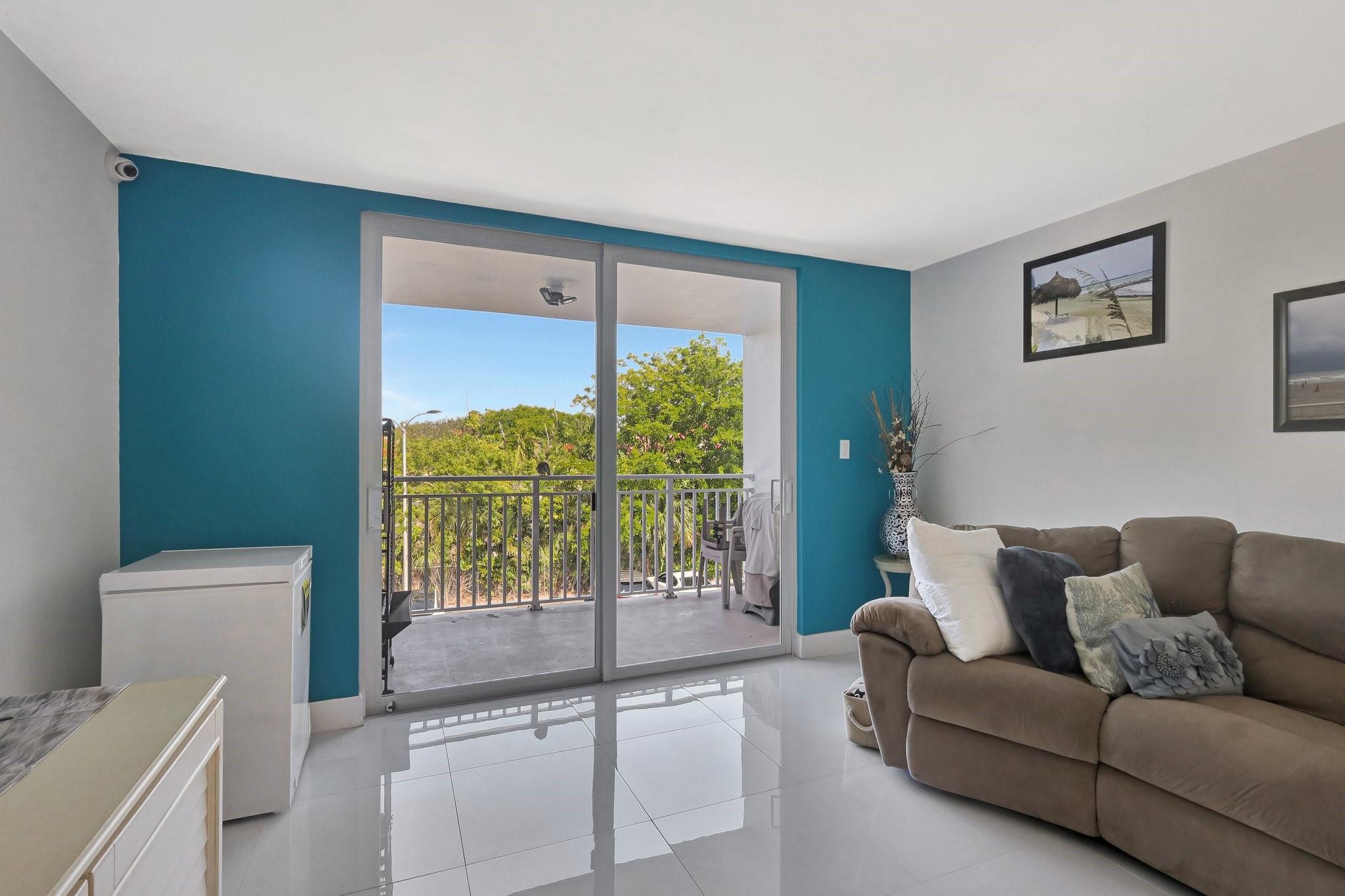 Coral Gate East Condo - Residential