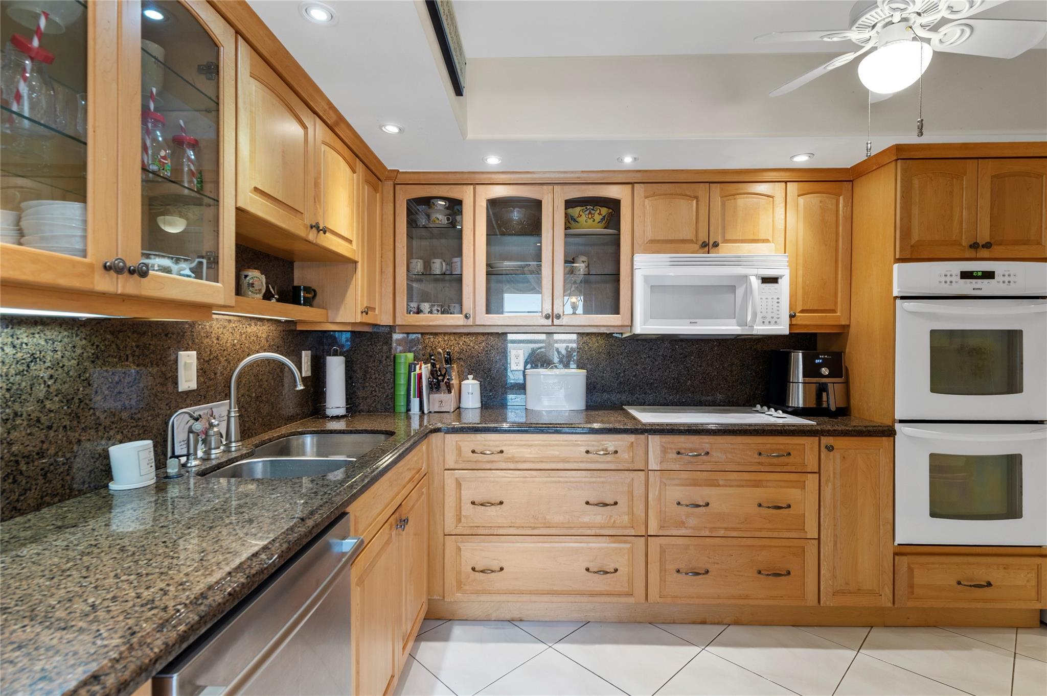 Regency Tower Condo - Residential Lease