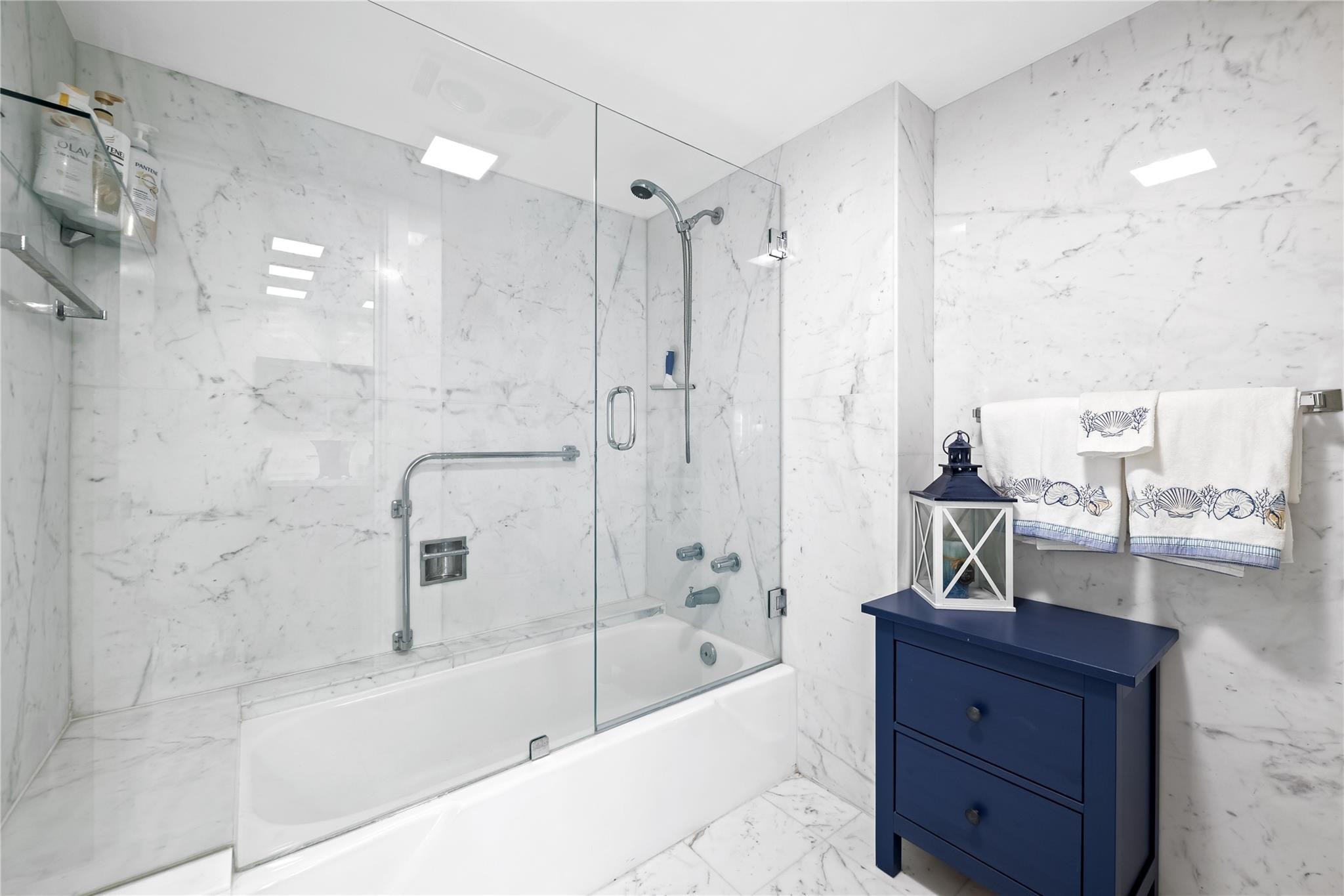 Regency Tower Condo - Residential Lease