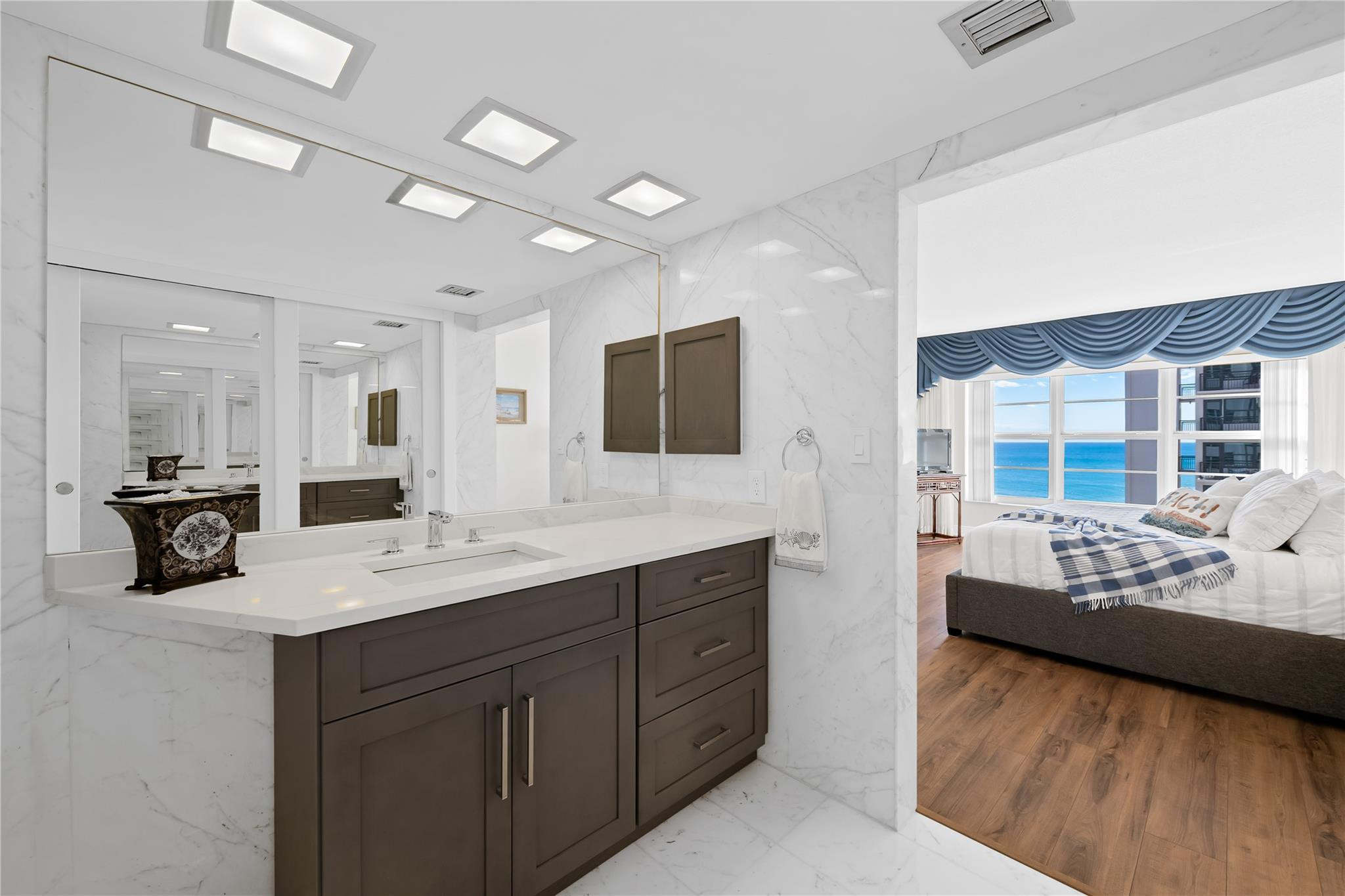 Regency Tower Condo - Residential Lease