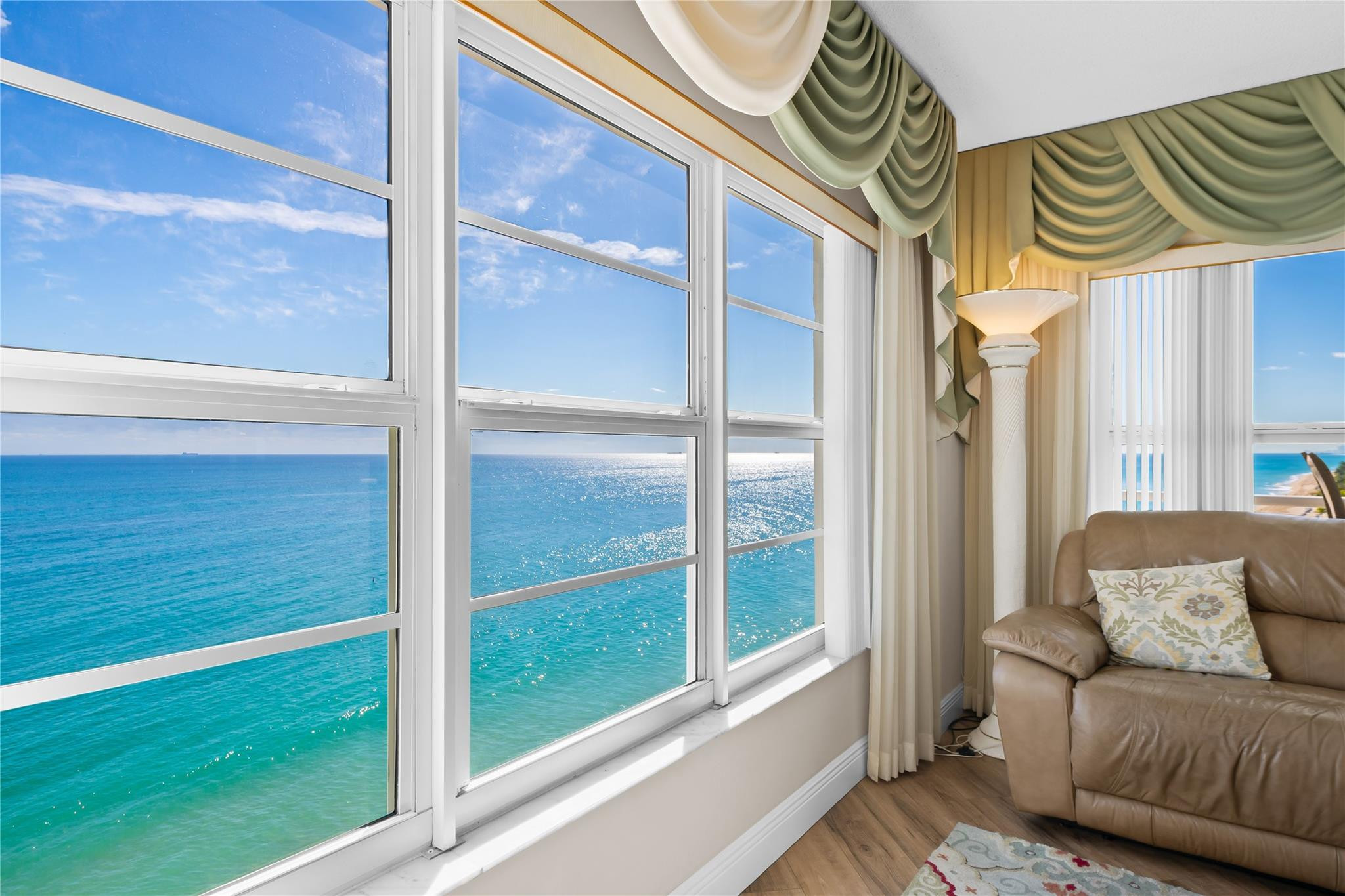 Regency Tower Condo - Residential Lease