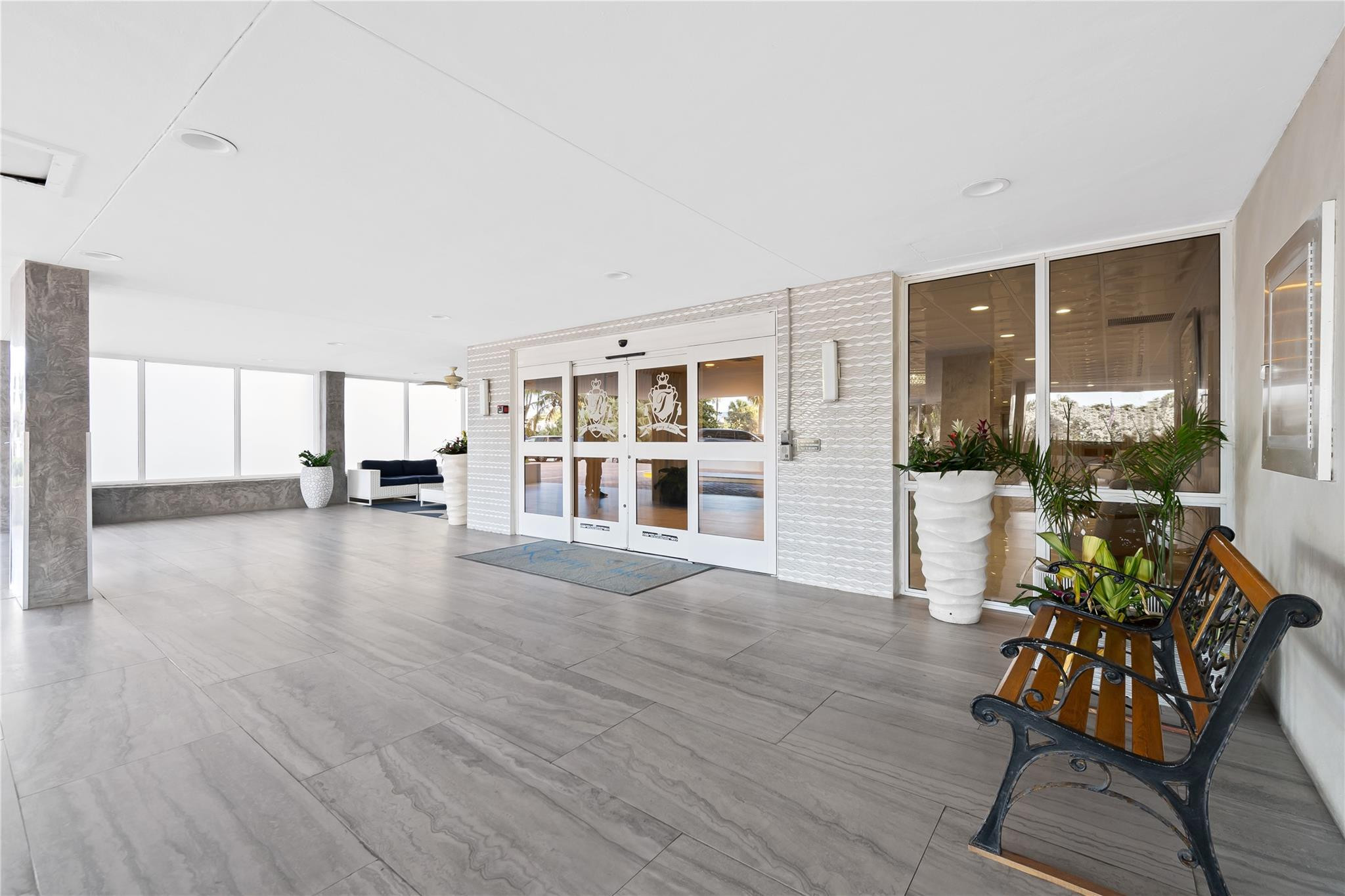 Regency Tower Condo - Residential Lease