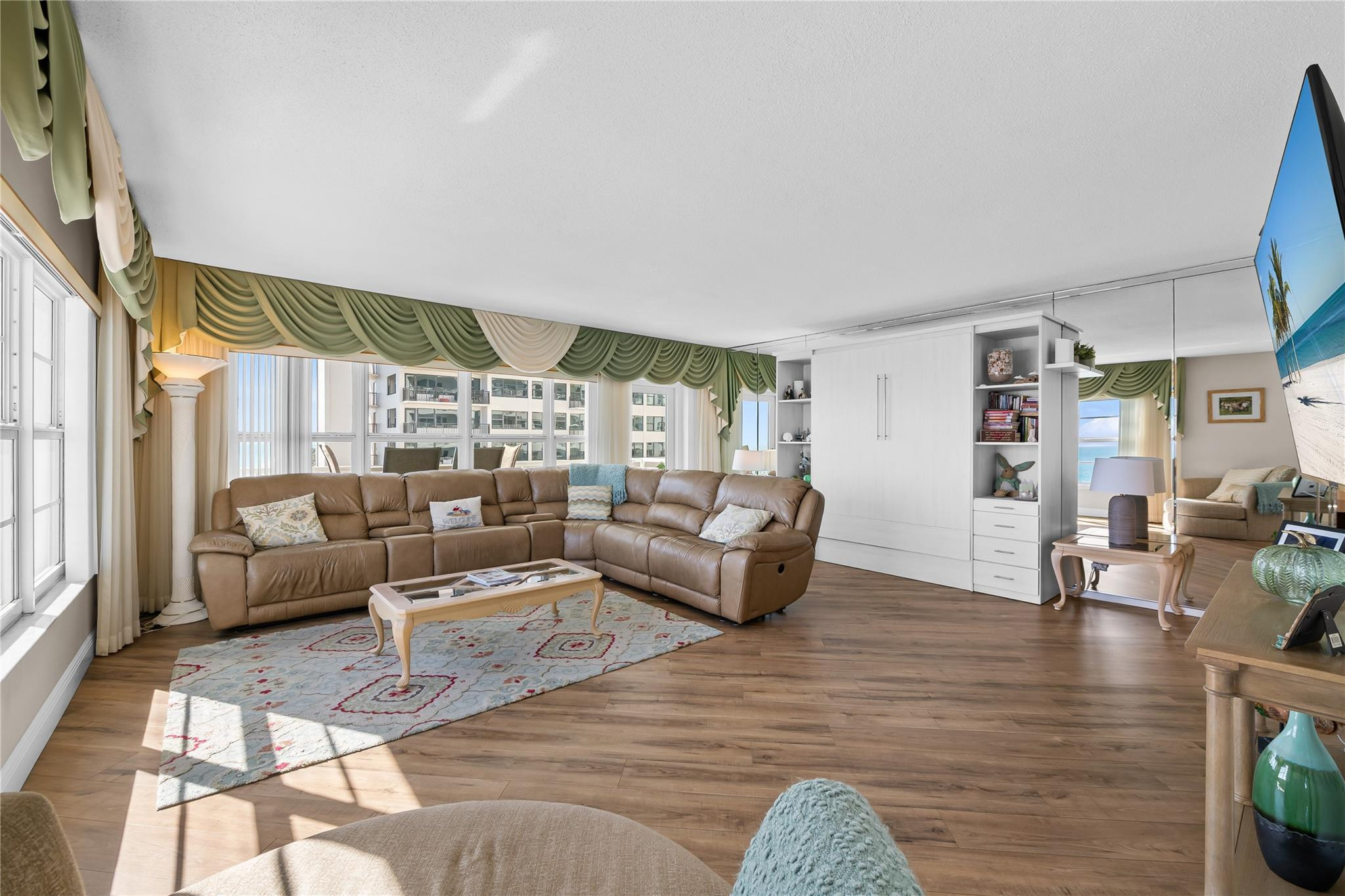 Regency Tower Condo - Residential Lease