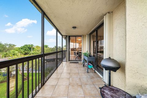 Tiny photo for 5279 Fountains Drive S #405, Lake Worth, FL 33467 (MLS # B26003222)