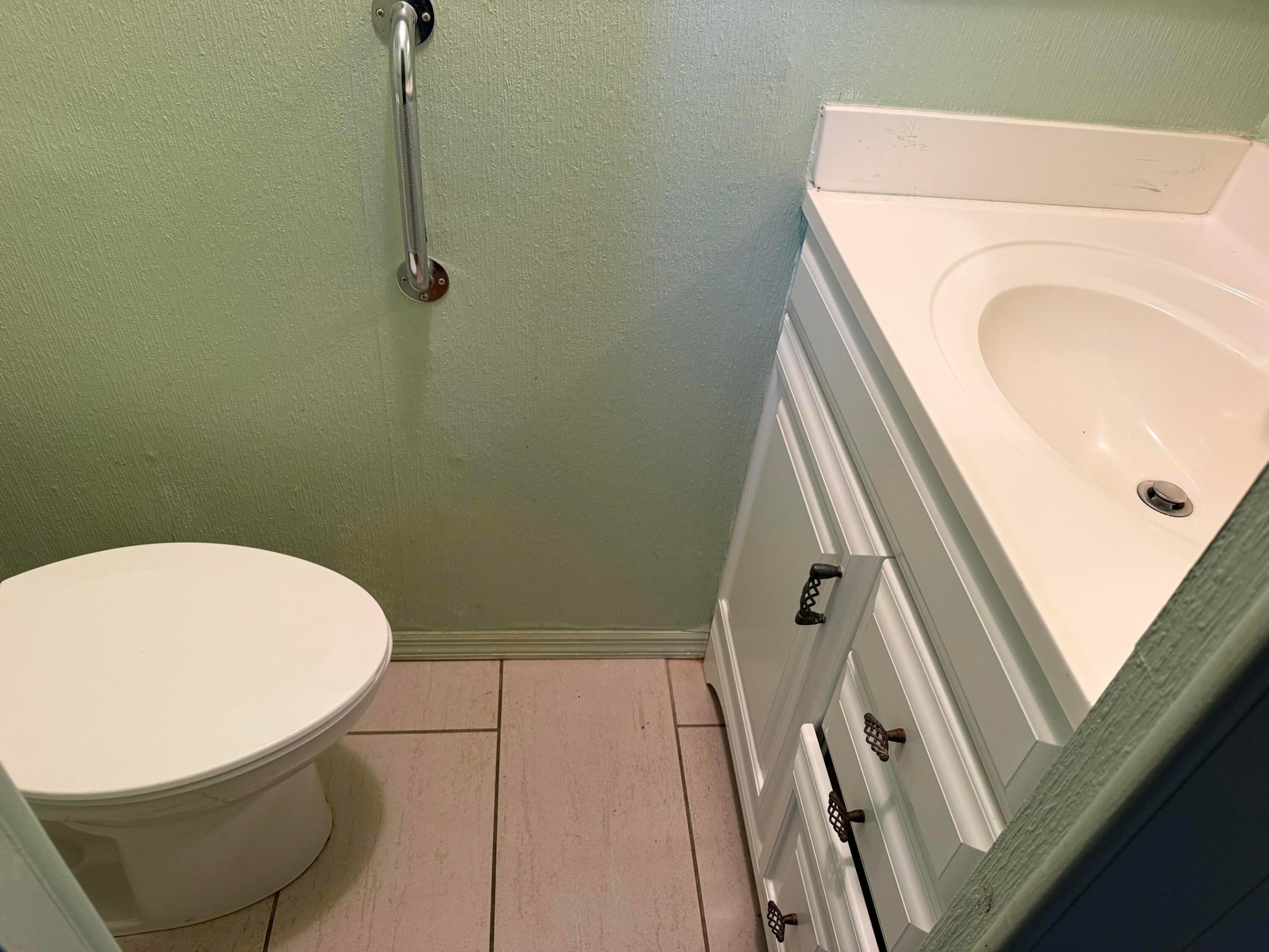 8511 SW 20TH Court