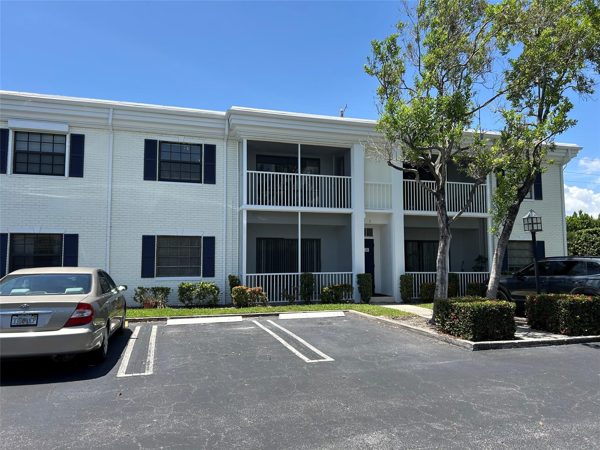 Boater's Paradise! Cypress Club is a Waterfront community very centrally located in East Pompano Beach. The unit is clean and bright featuring all tile floors, Open living and dining area, Walk/In Main Closet, Huge living room storage closet. The Complex is boater friendly with ocean access boat docks available to rent (subject to availability), Heated Pool, club house, sauna, gym, community kitchen and BBQ grills. Pet friendly and close to the beach.