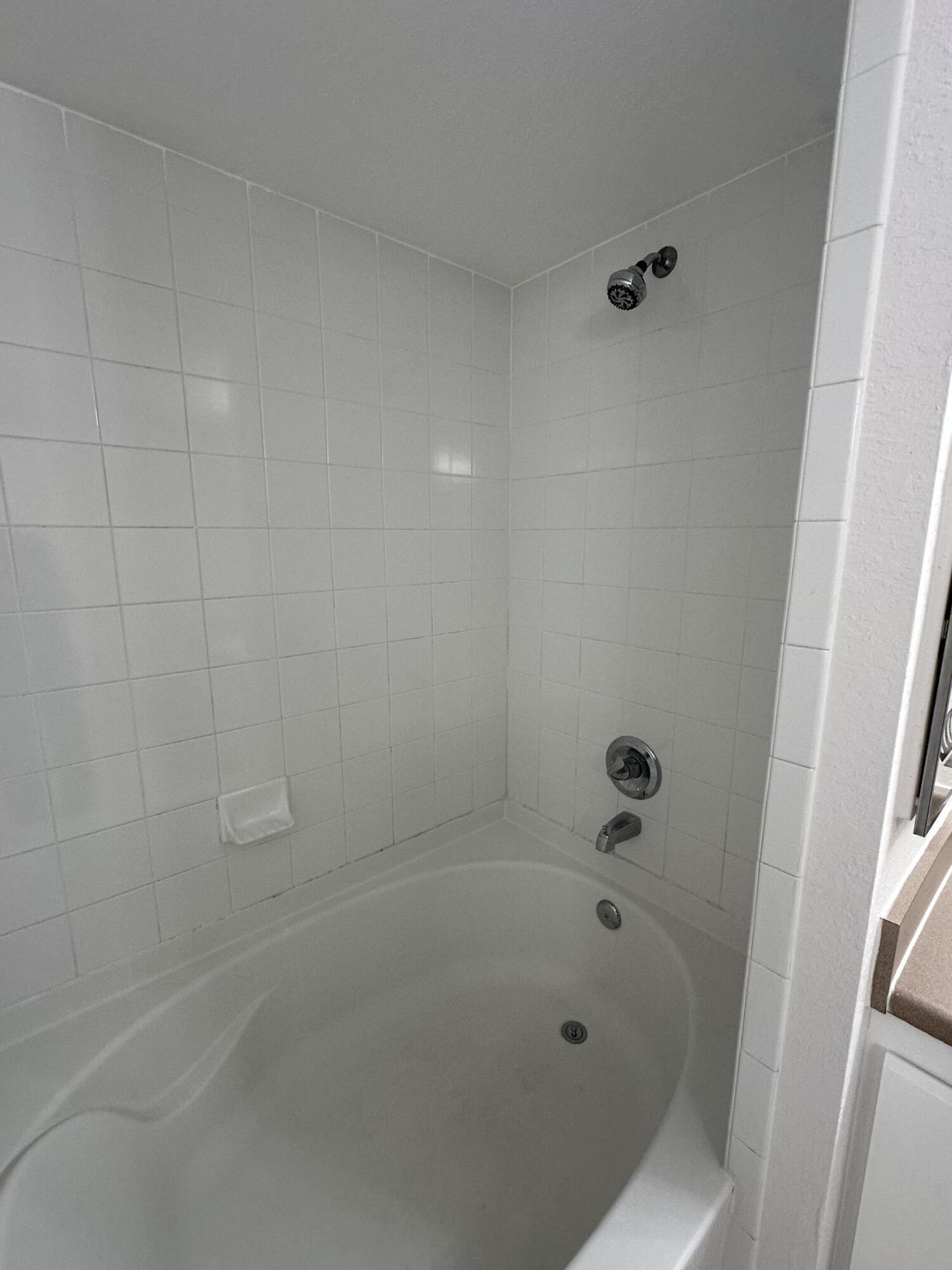 THE CLUB AT ST LUCIE WEST, A CONDOMINIUM - Residential Lease