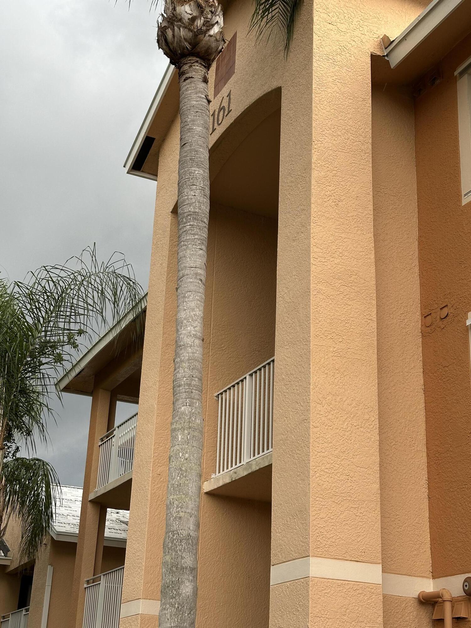 THE CLUB AT ST LUCIE WEST, A CONDOMINIUM - Residential Lease